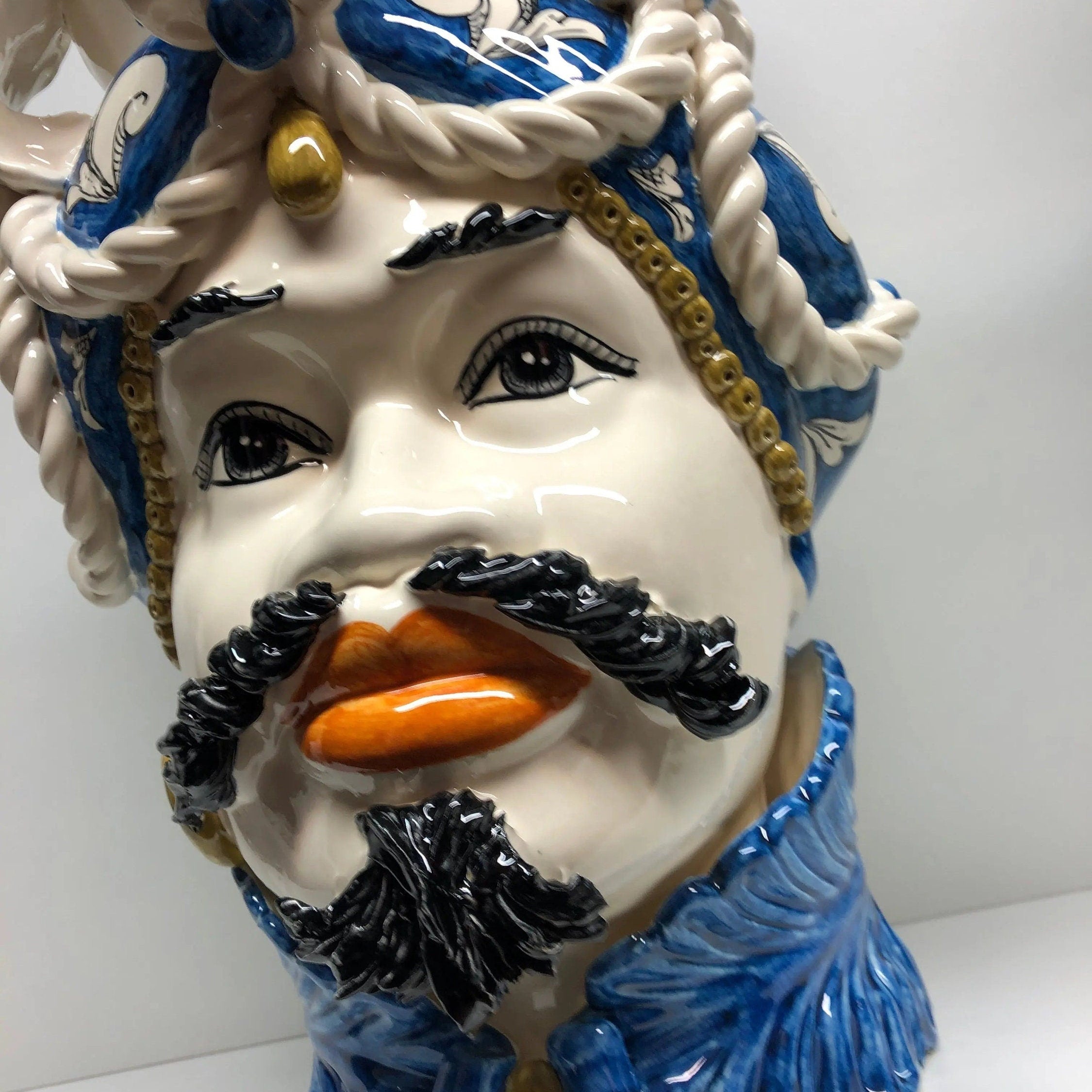 Teste di Moro Zefiro Corona Pigne Ceramica Caltagirone cm H.48 L.28 Artigianale Blu DD CERAMICHE SICILIANE