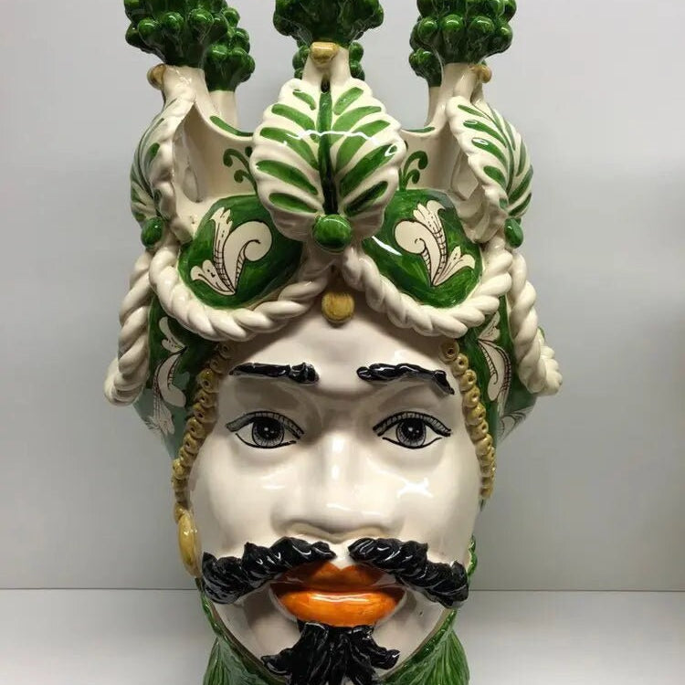 Teste di Moro Zefiro Corona Pigne Ceramica Caltagirone cm H.48 L.28 Artigianale Verde DD CERAMICHE SICILIANE