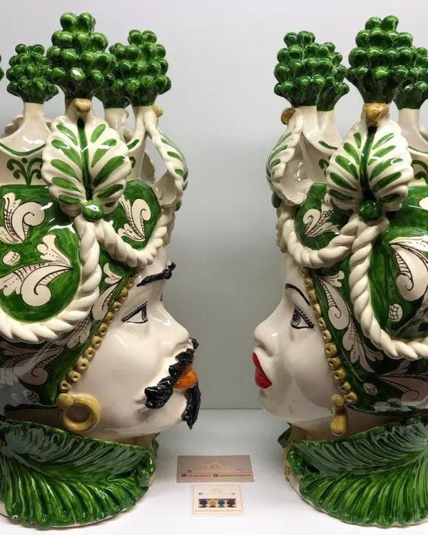 Teste di Moro Zefiro Corona Pigne Ceramica Caltagirone cm H.48 L.28 Artigianale Verde DD CERAMICHE SICILIANE