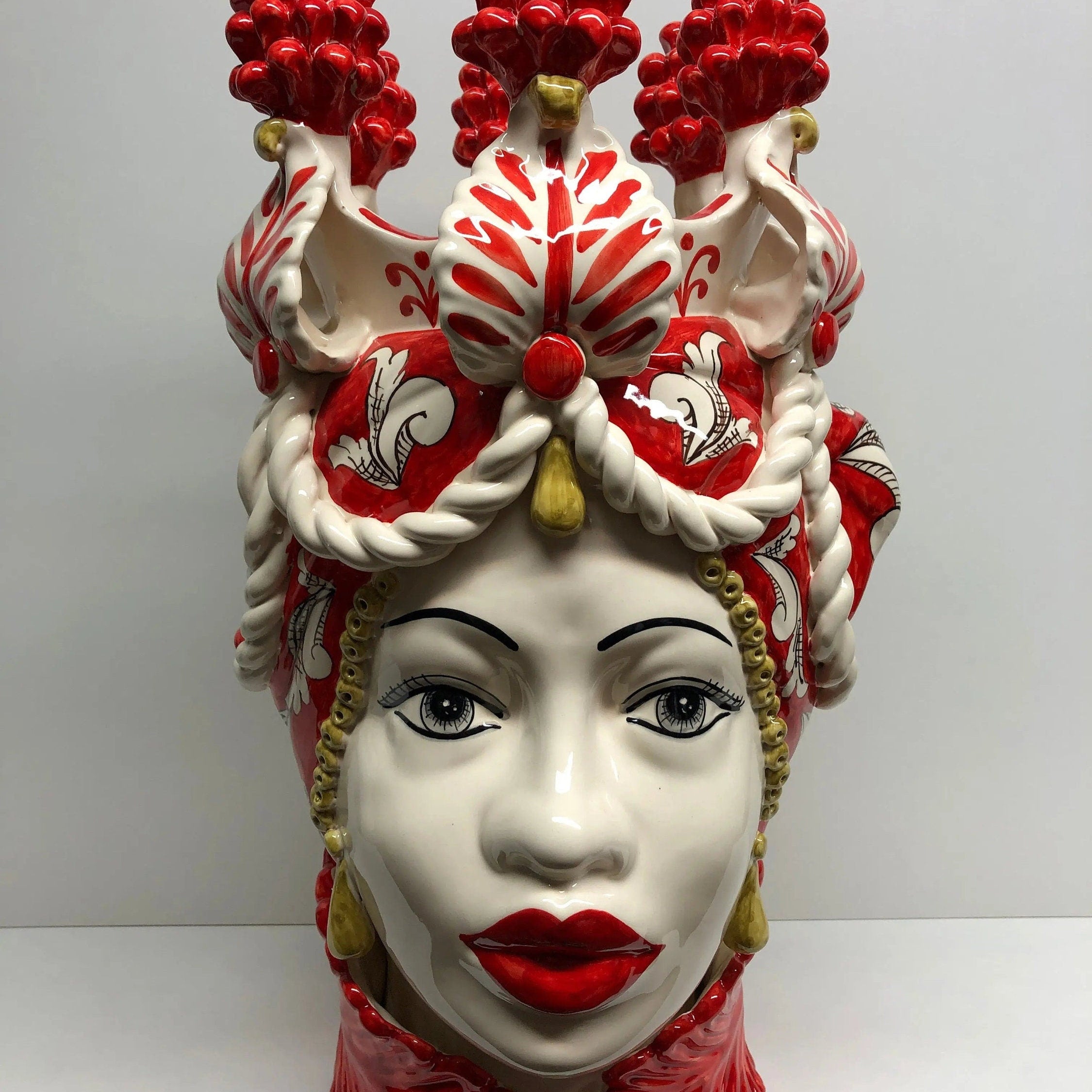 Teste di Moro Zefiro Corona Pigne Ceramica Caltagirone cm H.48 L.28 Artigianale Rosso DD CERAMICHE SICILIANE