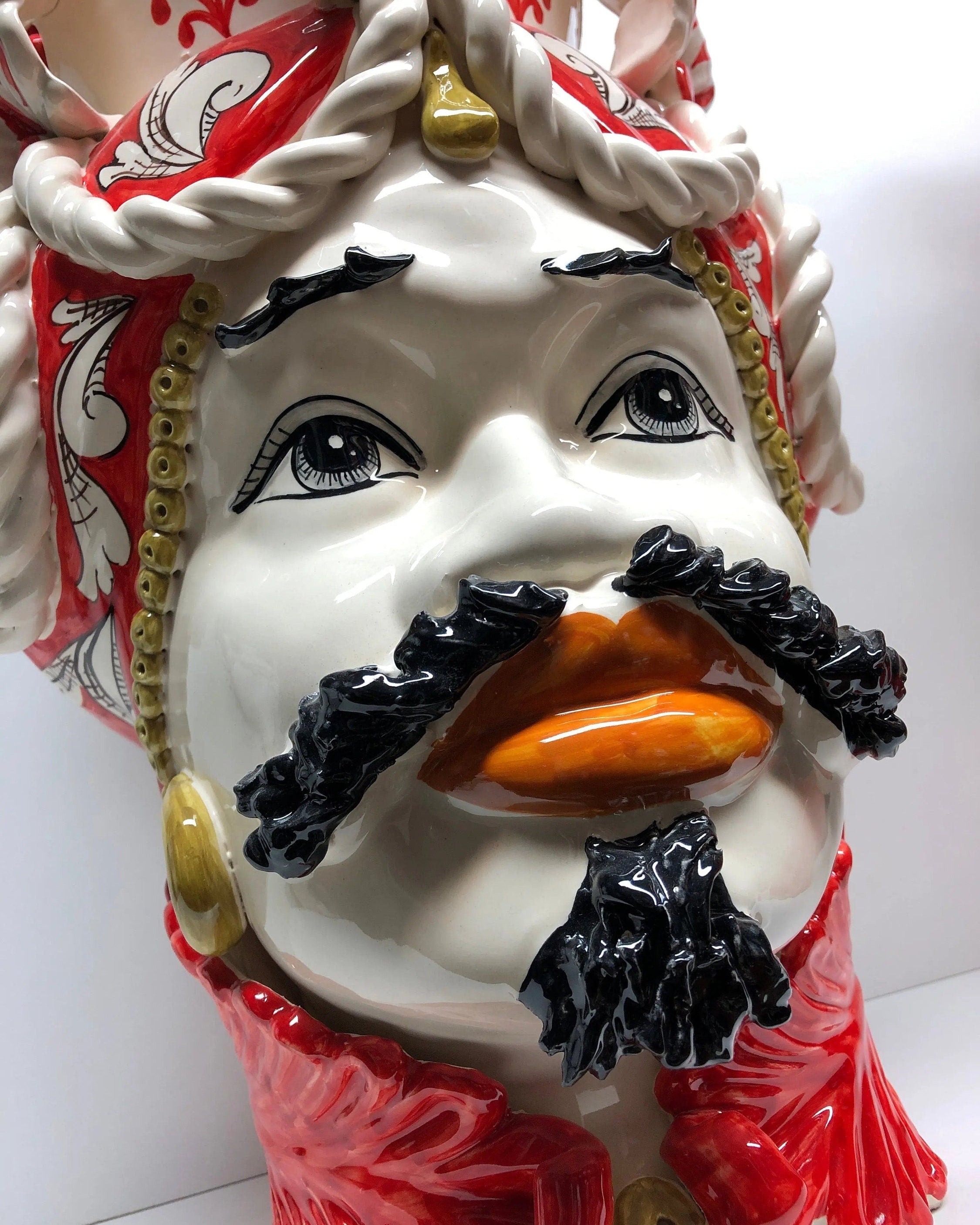 Teste di Moro Zefiro Corona Pigne Ceramica Caltagirone cm H.48 L.28 Artigianale Rosso DD CERAMICHE SICILIANE