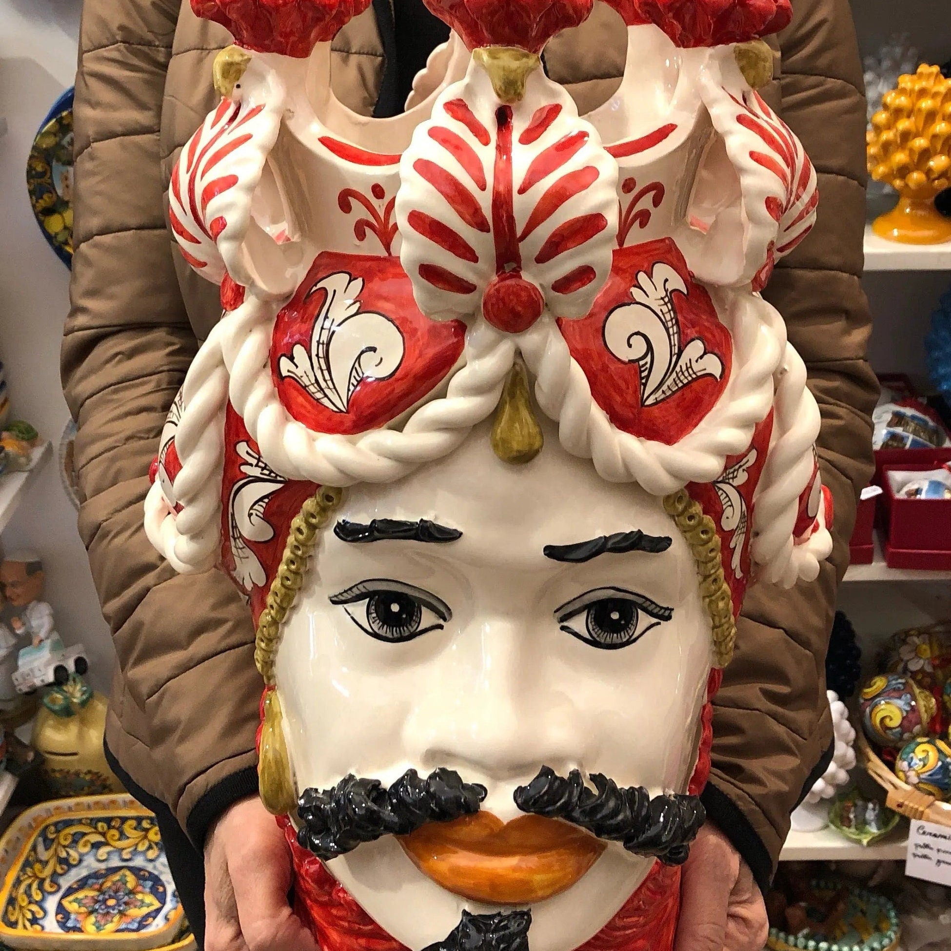 Teste di Moro Zefiro Corona Pigne Ceramica Caltagirone cm H.48 L.28 Artigianale Rosso DD CERAMICHE SICILIANE