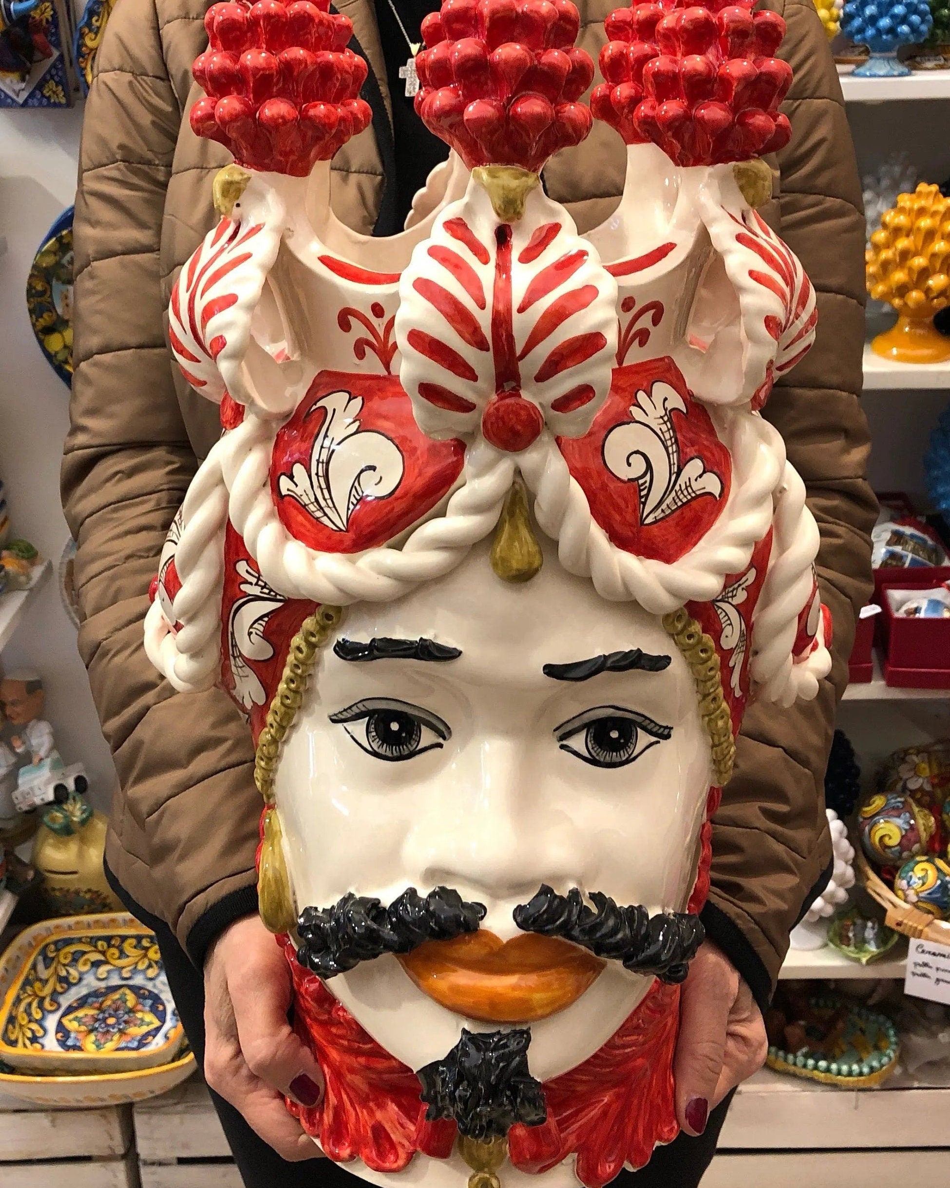 Teste di Moro Zefiro Corona Pigne Ceramica Caltagirone cm H.48 L.28 Artigianale Rosso DD CERAMICHE SICILIANE