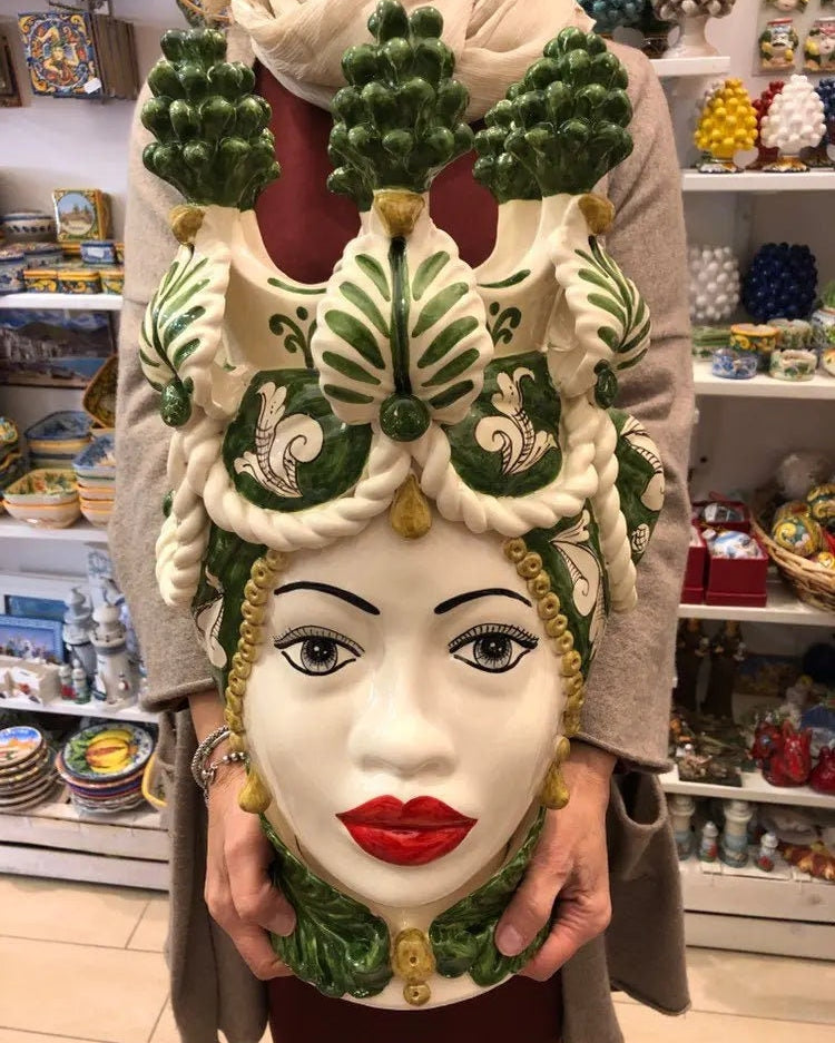 Teste di Moro Zefiro Corona Pigne Ceramica Caltagirone cm H.48 L.28 Artigianale Verde DD CERAMICHE SICILIANE