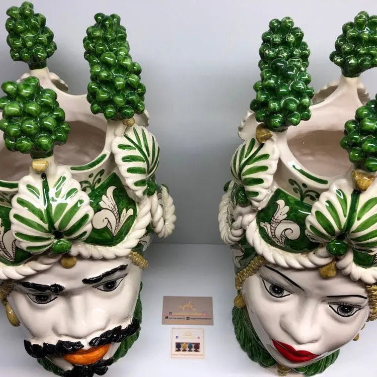 Teste di Moro Zefiro Corona Pigne Ceramica Caltagirone cm H.48 L.28 Artigianale Verde DD CERAMICHE SICILIANE