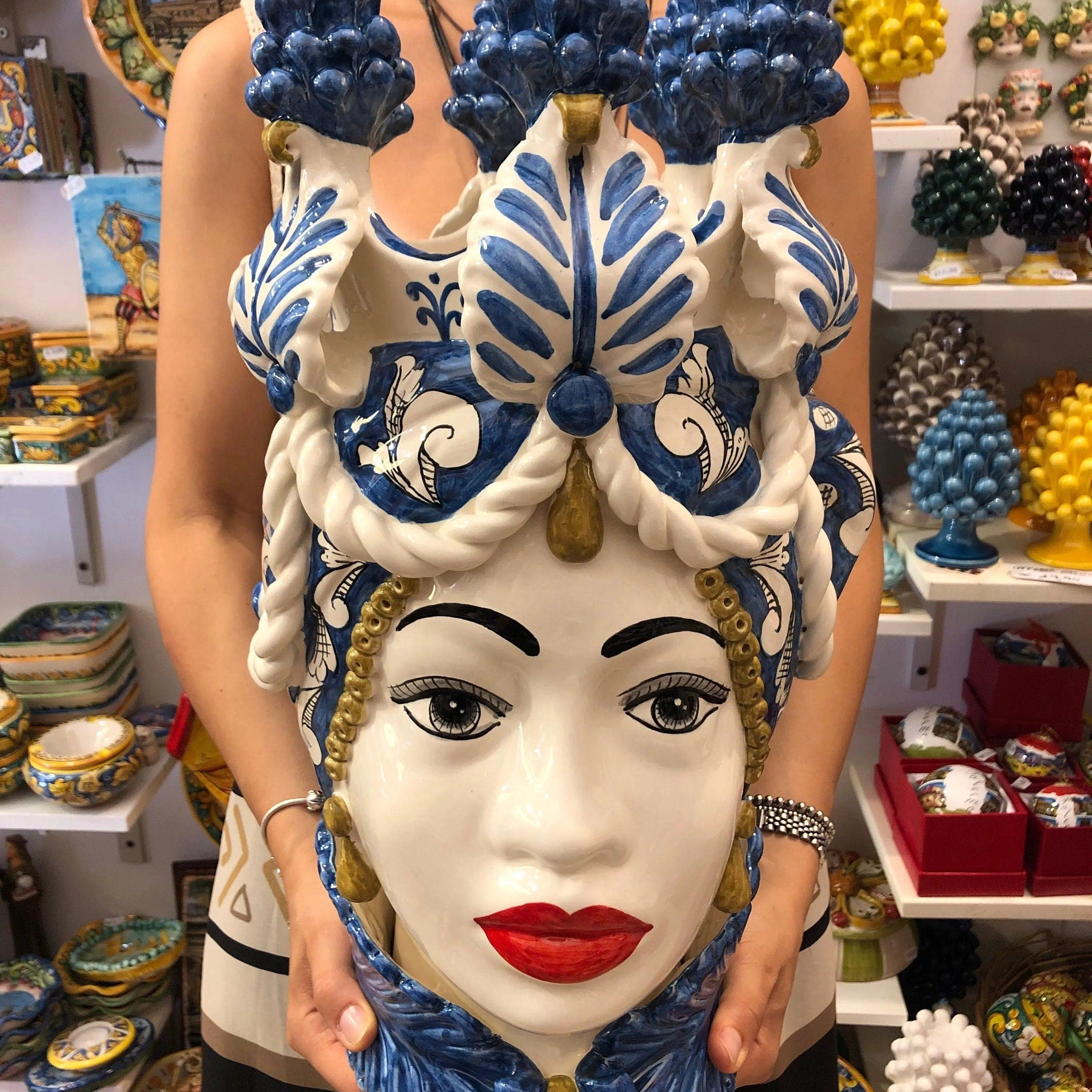 Teste di Moro Zefiro Corona Pigne Ceramica Caltagirone cm H.48 L.28 Artigianale Blu DD CERAMICHE SICILIANE