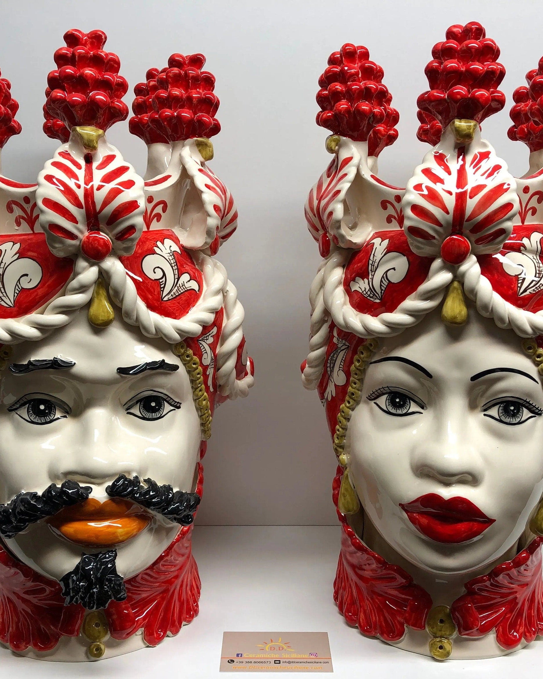 Teste di Moro Zefiro Corona Pigne Ceramica Caltagirone cm H.48 L.28 Artigianale Rosso DD CERAMICHE SICILIANE