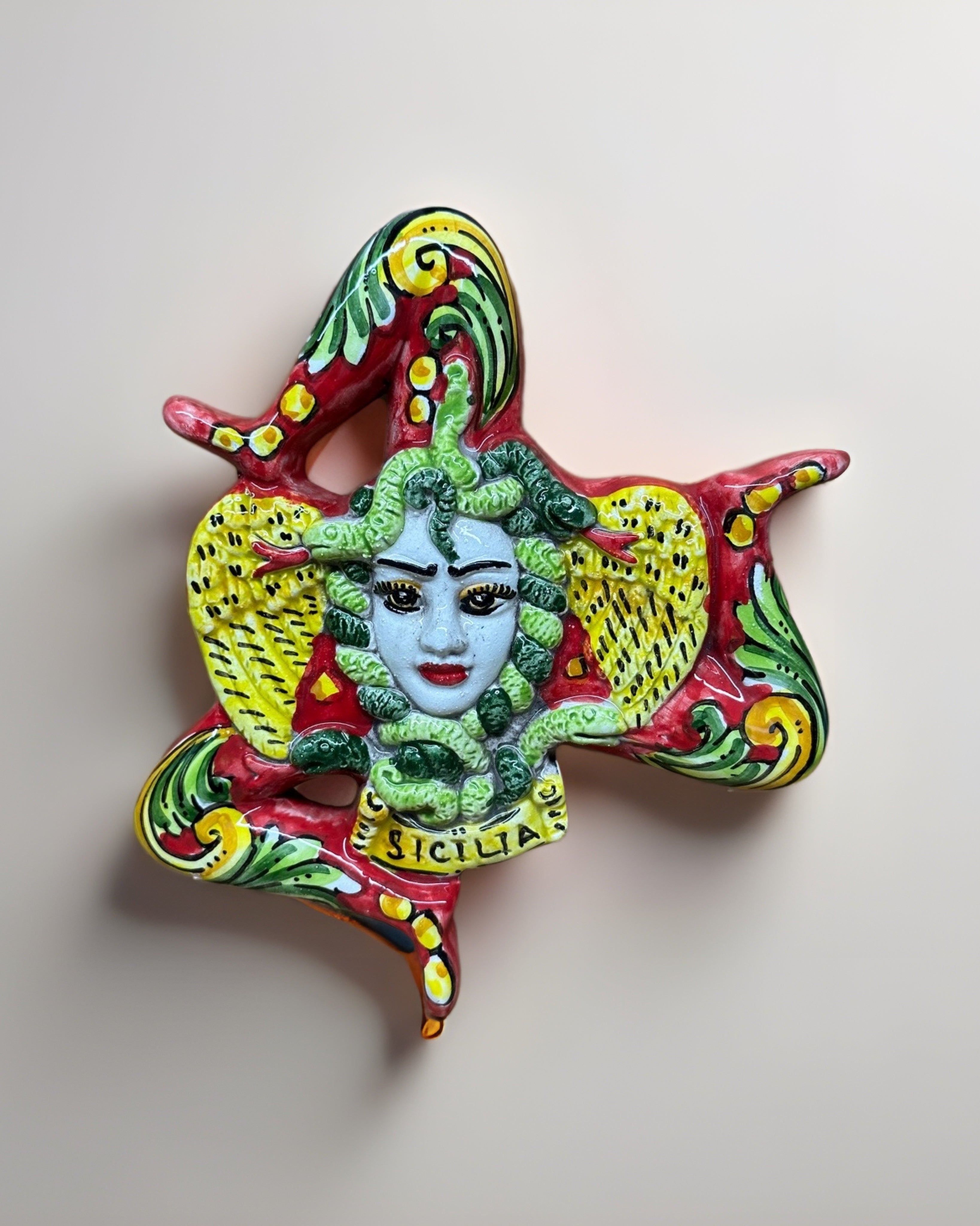 Trinacria Decorata Rosso cm H.17 Ceramica Caltagirone fatto a mano - OGGETTISTICA