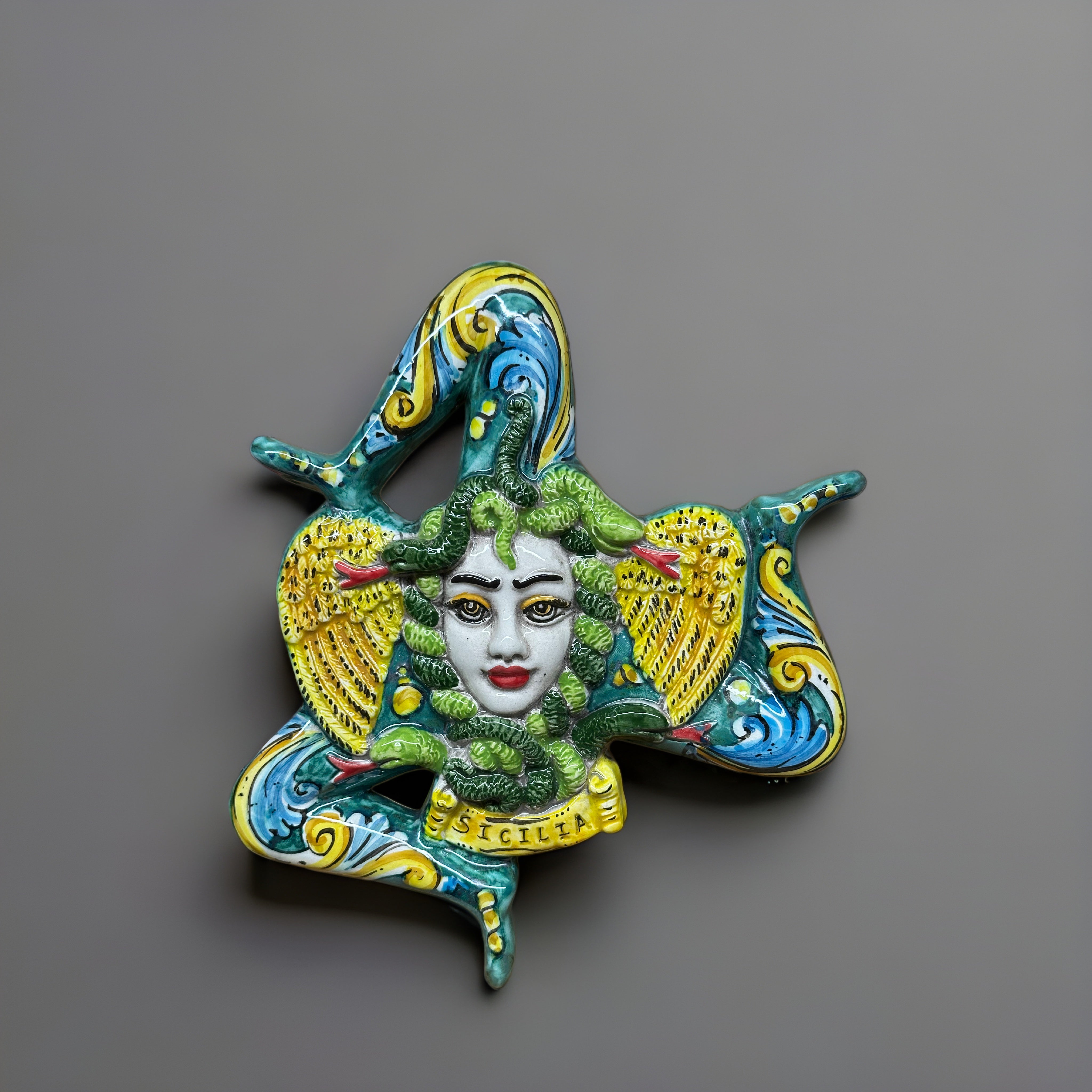 Trinacria Decorata Verde cm H.27 Ceramica Caltagirone fatto a mano - OGGETTISTICA