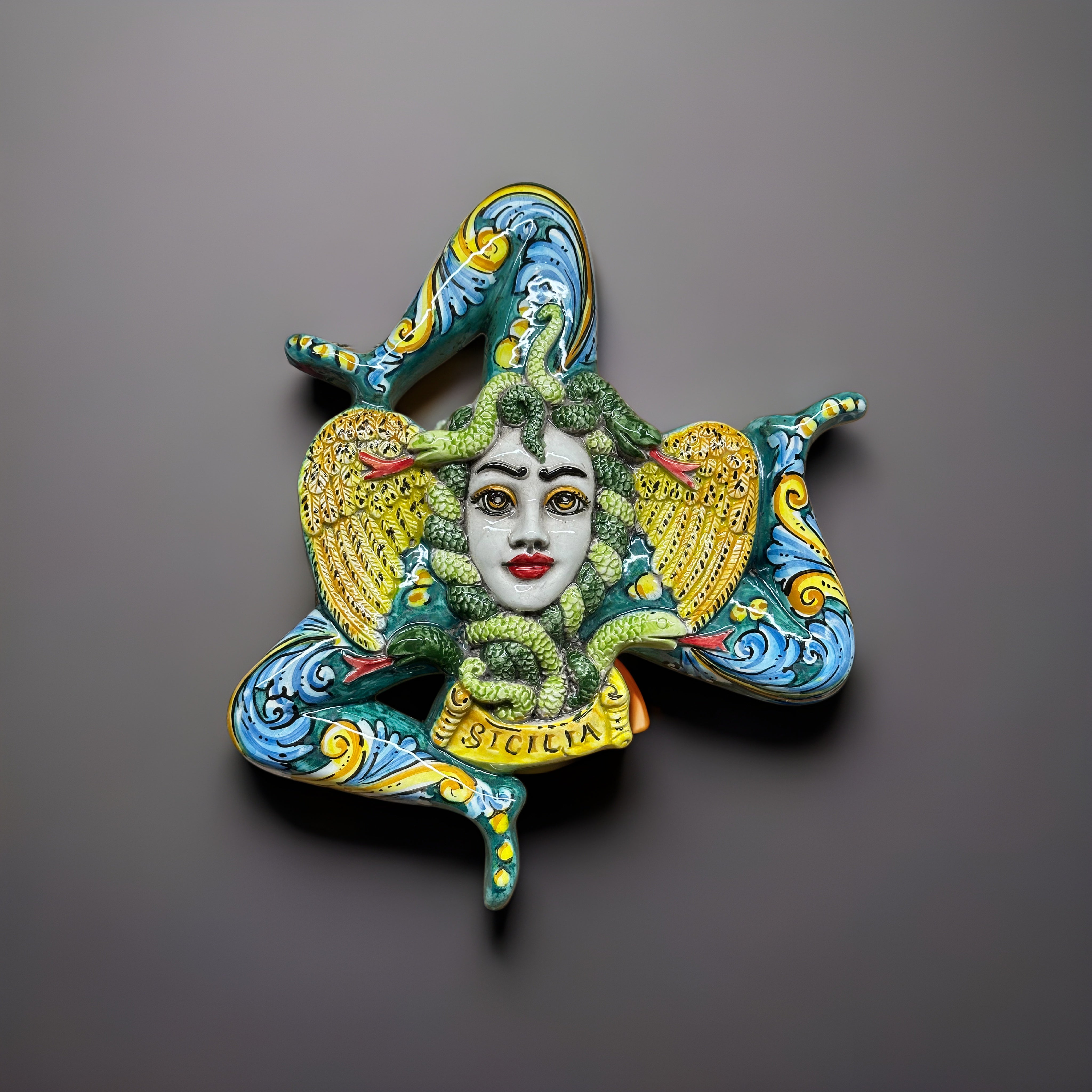 Trinacria Decorata Verde cm H.36 Ceramica Caltagirone fatto a mano - OGGETTISTICA