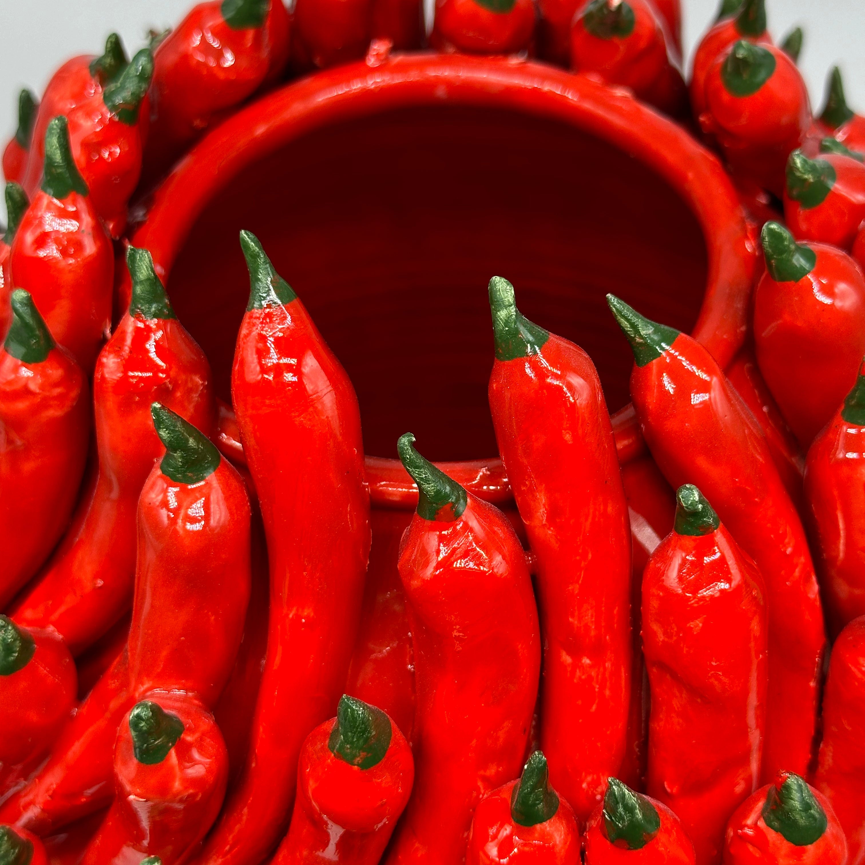 Vaso Frutta Peperoncini Rossi cm H.35 L.30 Ceramica Caltagirone fatto a mano - OGGETTISTICA