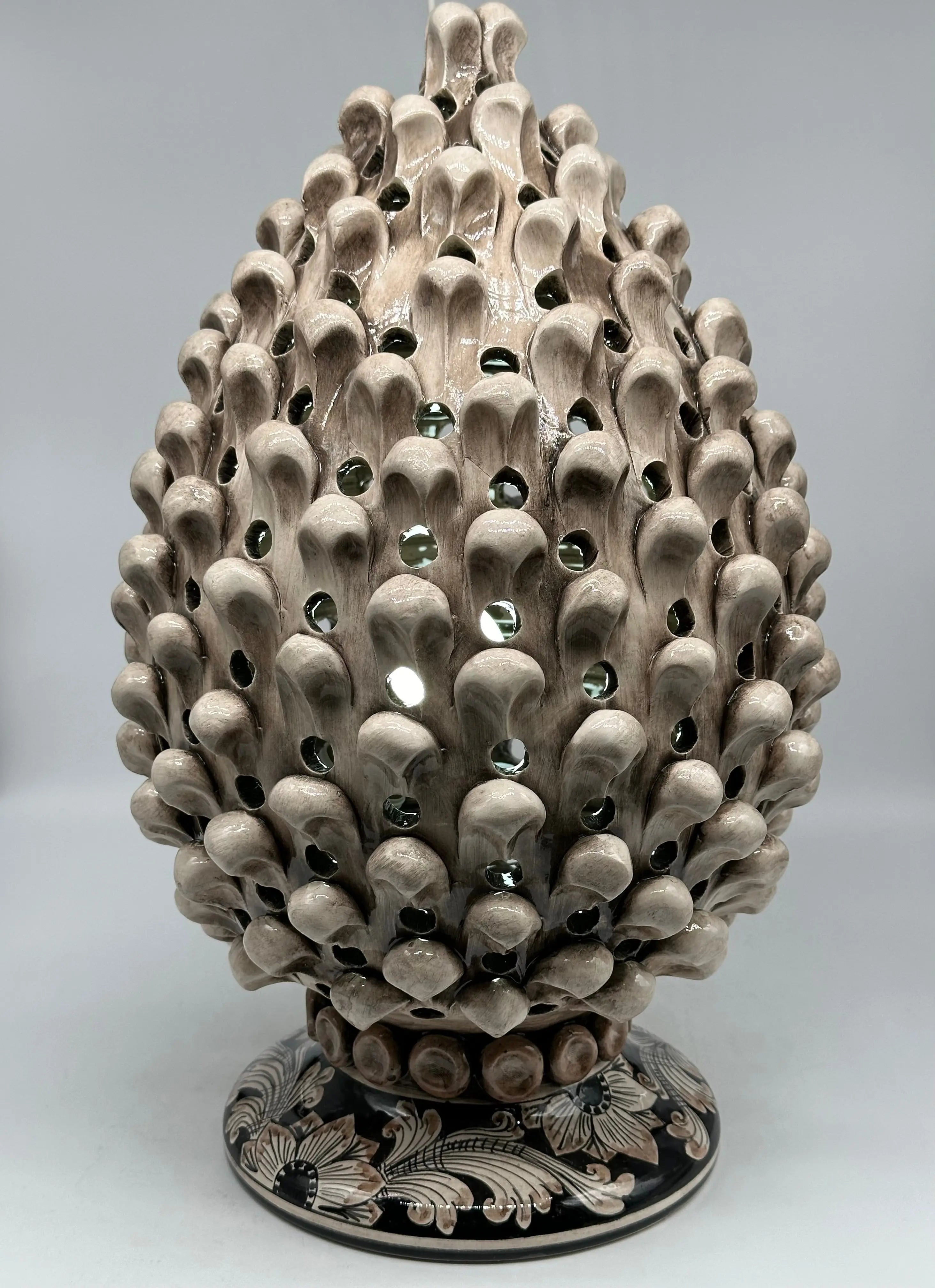 Lampada Pigna Gigante traforata Ceramica Caltagirone cm H.45 L.28 Artigianale Beige Écru Base Decorata DD CERAMICHE SICILIANE