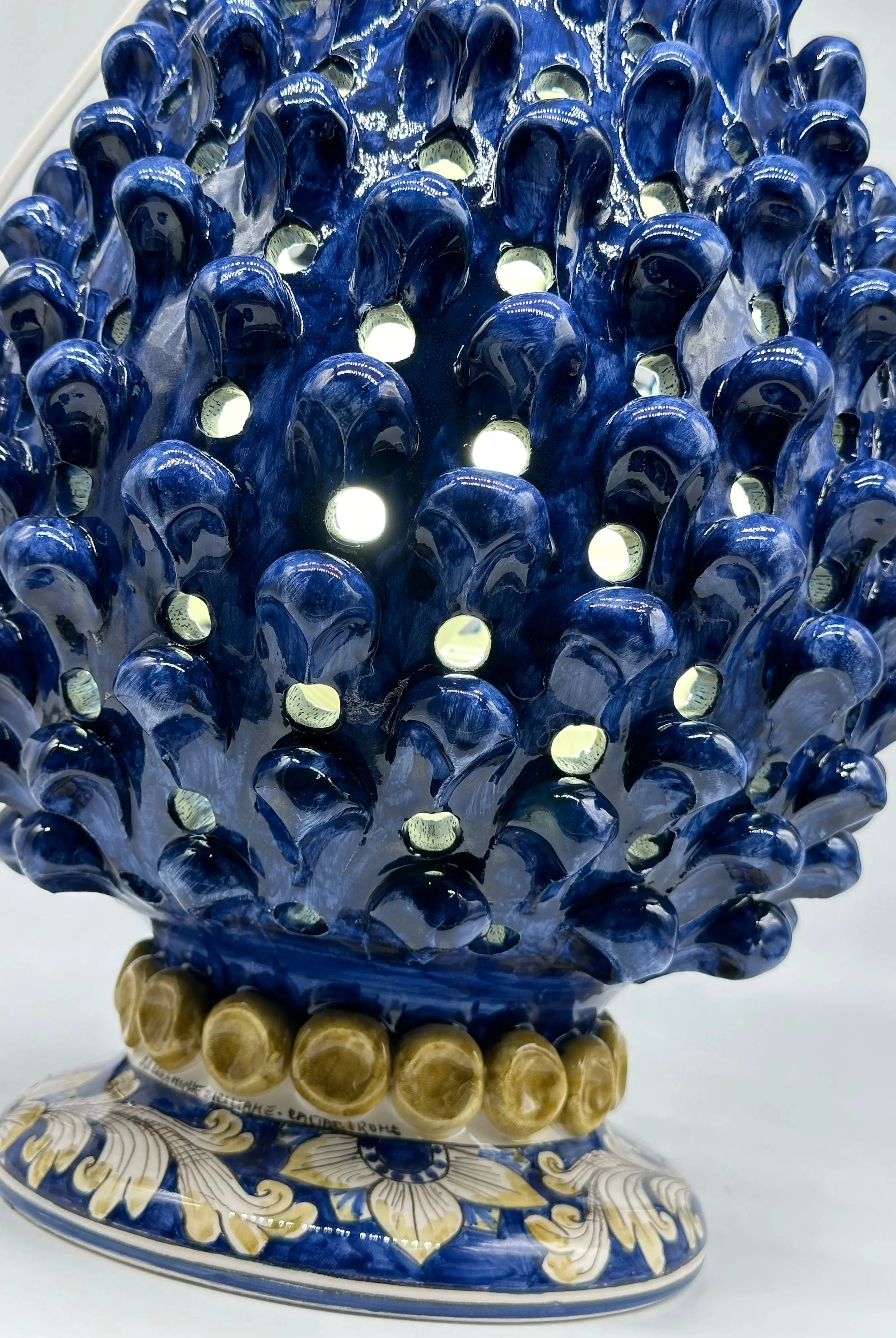 Lampada Pigna Gigante traforata Ceramica Caltagirone cm H.45 L.28 Artigianale Blu Base Decorata DD CERAMICHE SICILIANE