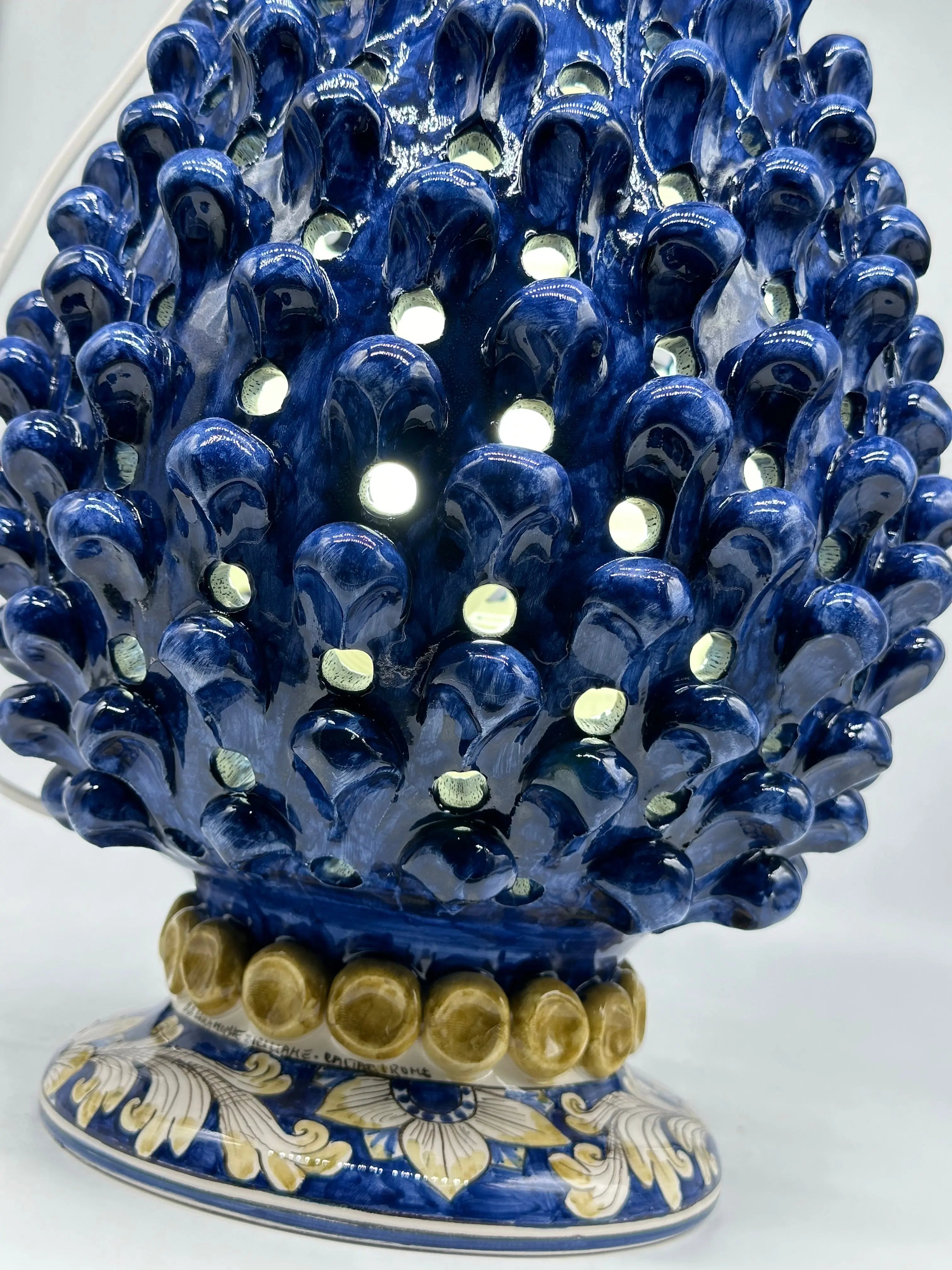 Lampada Pigna Gigante traforata Ceramica Caltagirone cm H.45 L.28 Artigianale Blu Base Decorata DD CERAMICHE SICILIANE