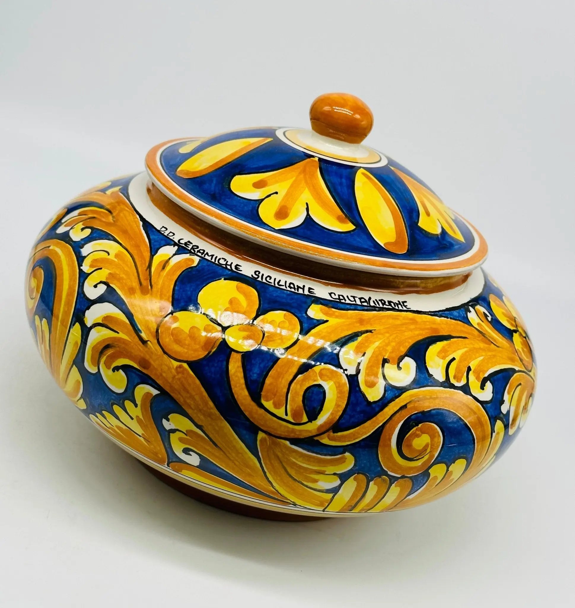 Biscottiera Decorata ‘700 Ceramica Caltagirone cm H.18 L.24 Artigianale - BISCOTTIERA