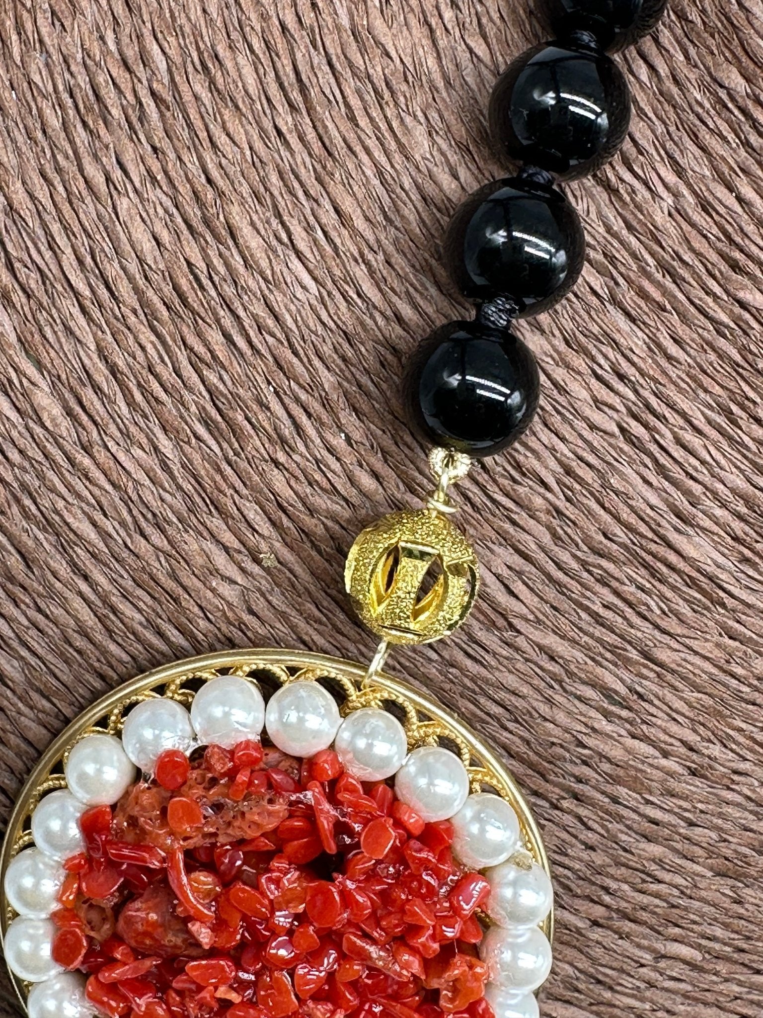 Collana Ceramica di Caltagirone Medaglione Corallo e Perle - DD CERAMICHE SICILIANE