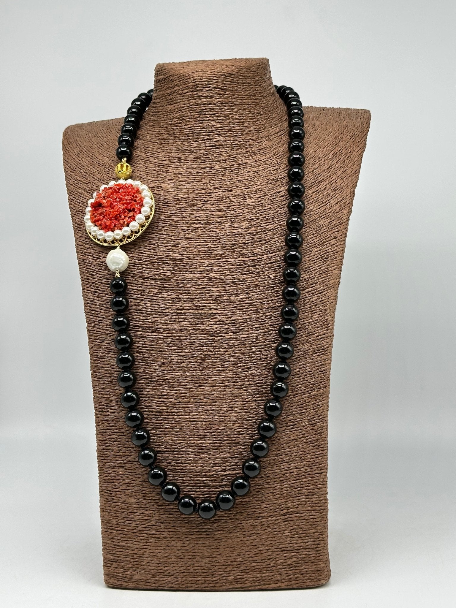 Collana Ceramica di Caltagirone Medaglione Corallo e Perle - DD CERAMICHE SICILIANE