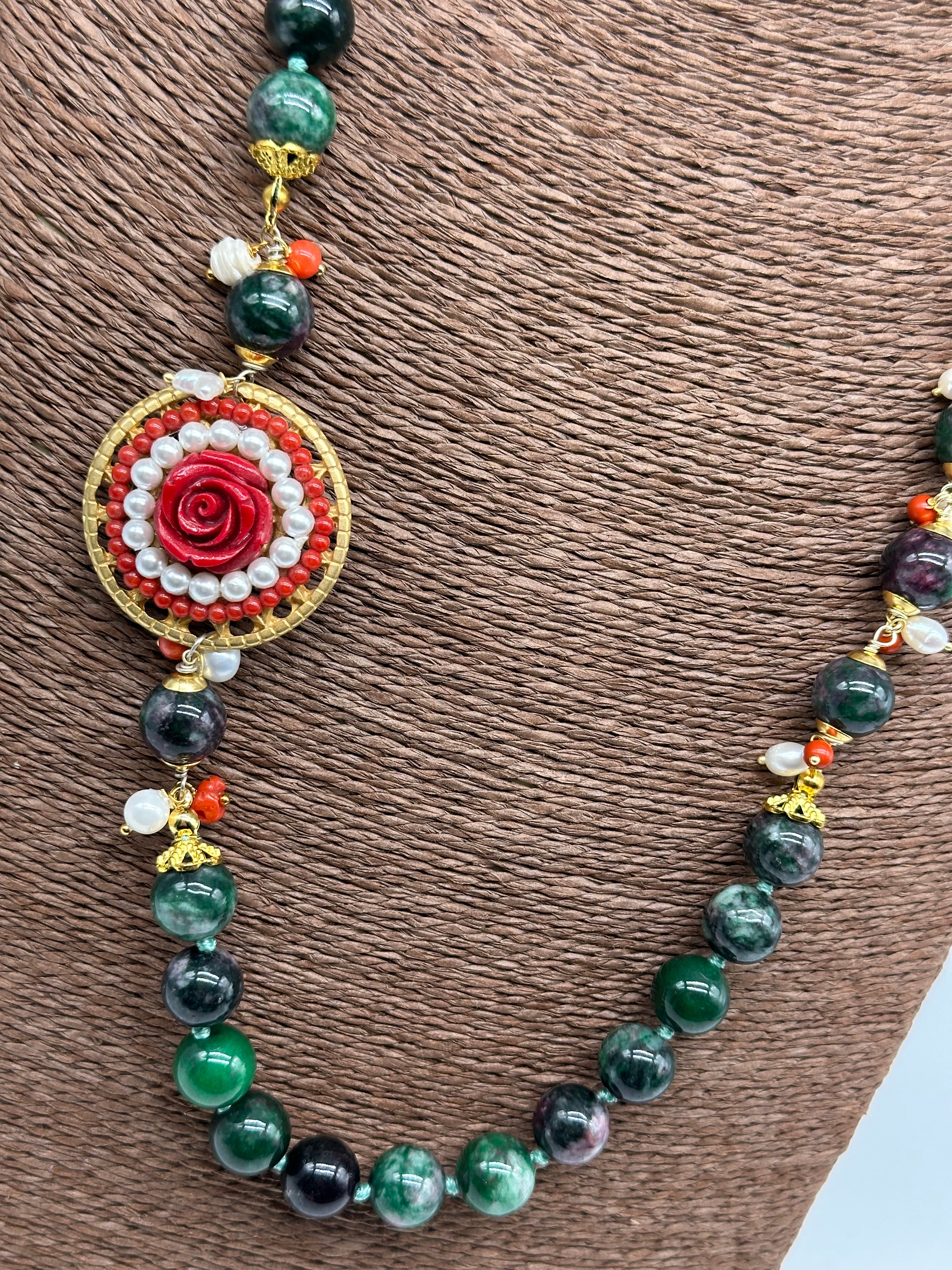 Collana Ceramica di Caltagirone Medaglione Corallo e Perle V.6 - COLLANA