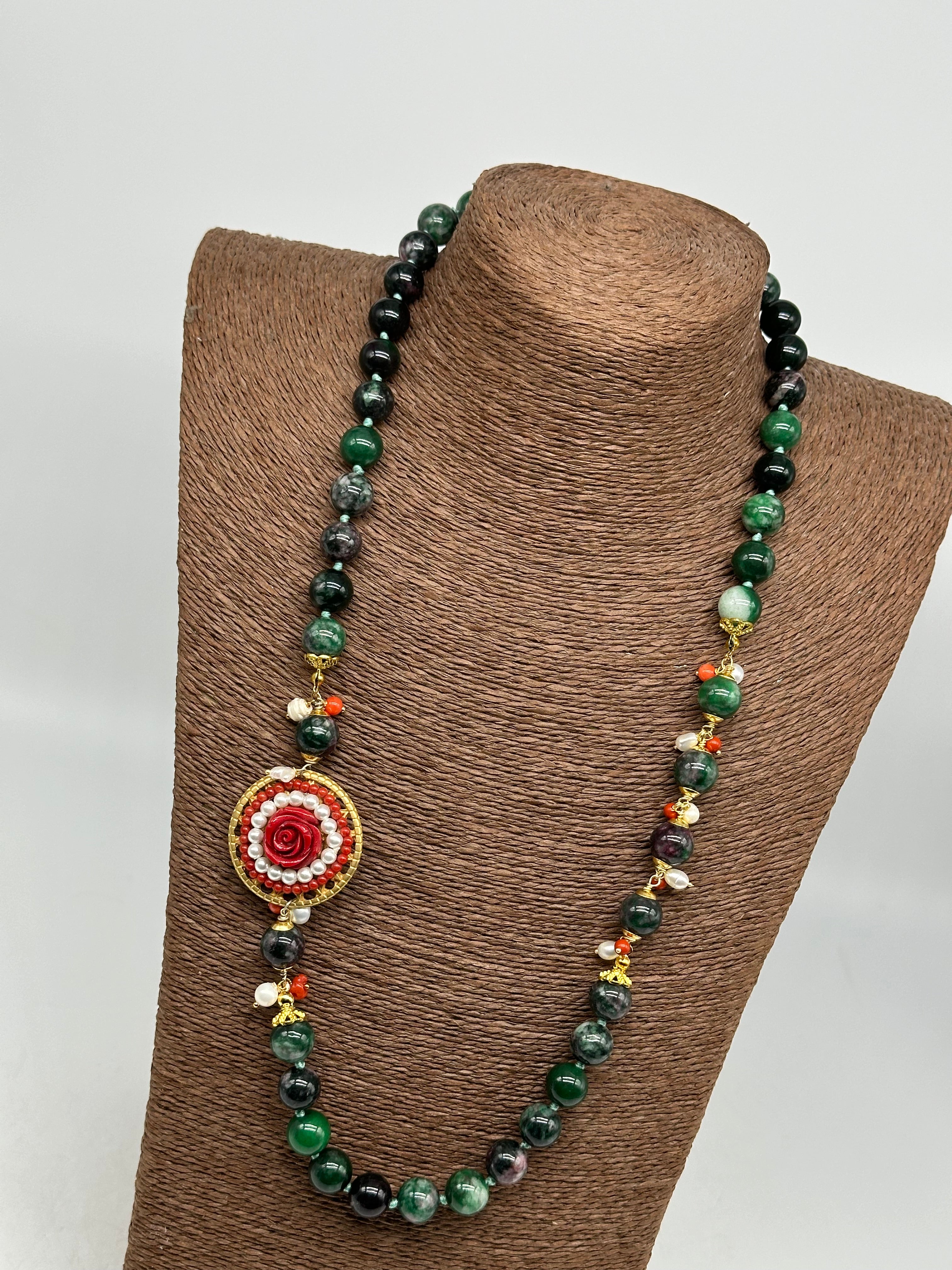 Collana Ceramica di Caltagirone Medaglione Corallo e Perle V.6 - COLLANA