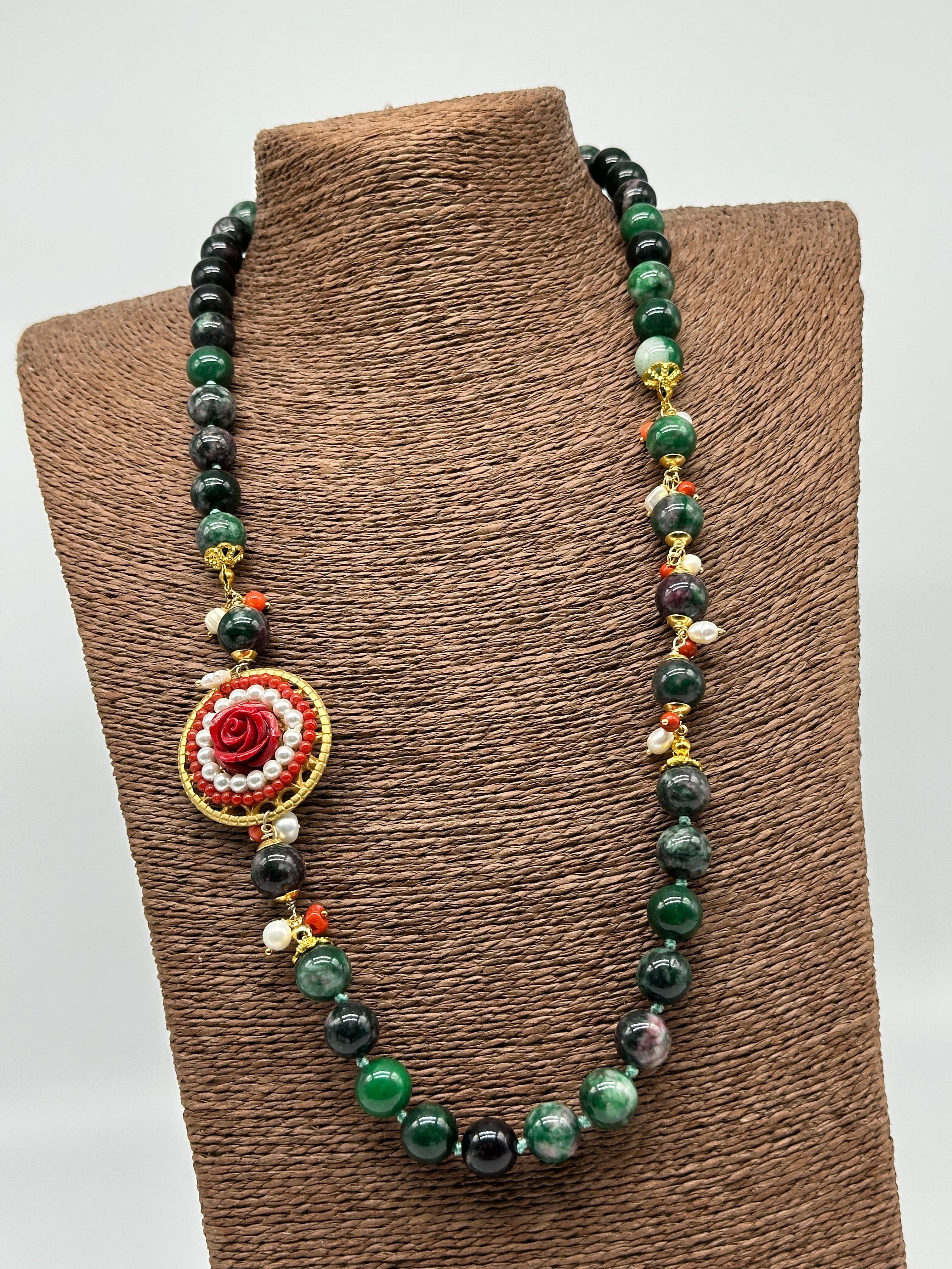 Collana Ceramica di Caltagirone Medaglione Corallo e Perle V.6 - COLLANA