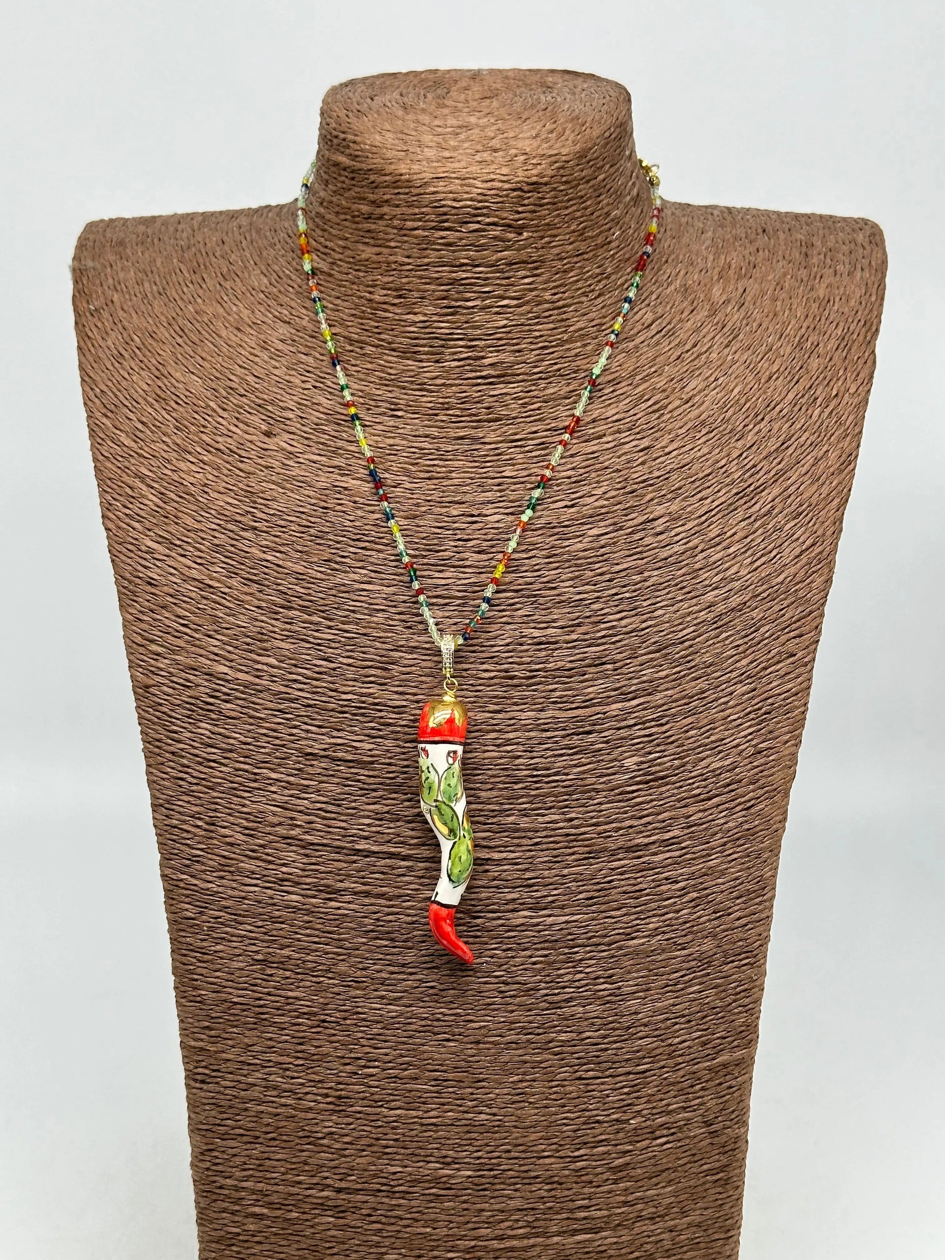 Collana Ceramica di Caltagirone Medaglione Corallo e Perle V.5 – DD Ceramiche Siciliane Collana Ceramica di Caltagirone Medaglione Corallo e Perle V.5 – DD Ceramiche Siciliane