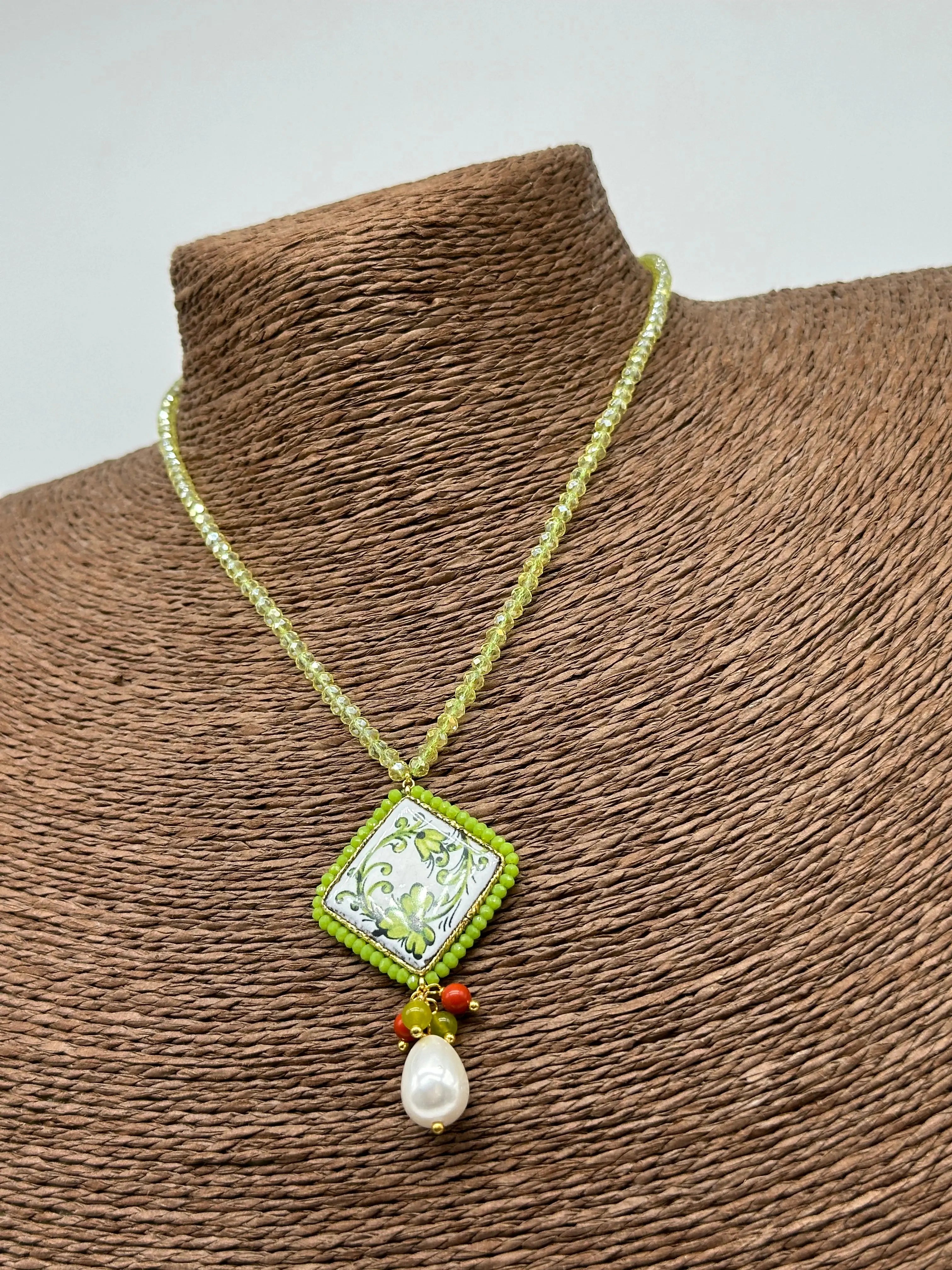 Collana Piastrella Ceramica Caltagirone Decoro Barocco, catena perline verde limone DD CERAMICHE SICILIANE