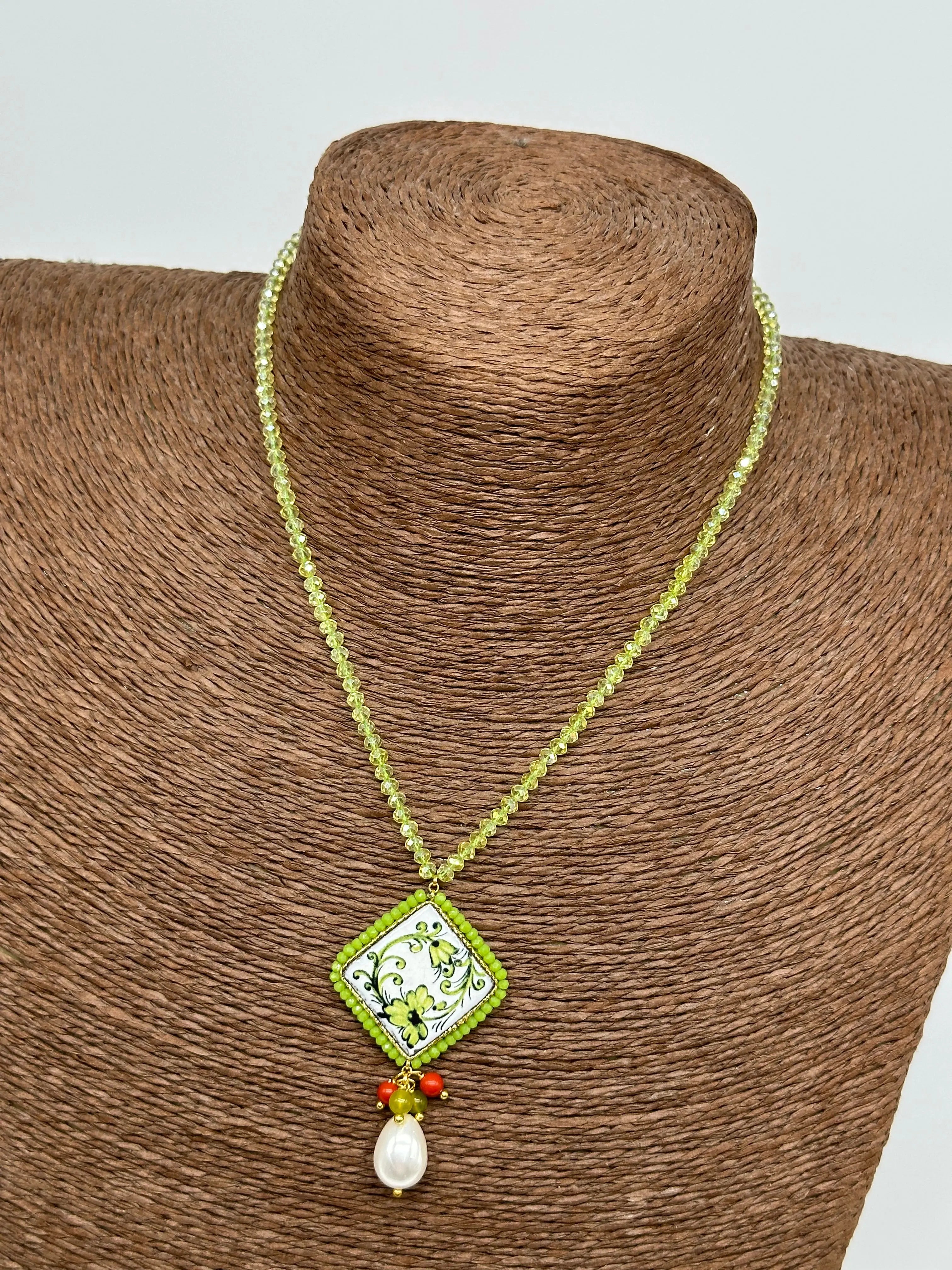 Collana Piastrella Ceramica Caltagirone Decoro Barocco, catena perline verde limone DD CERAMICHE SICILIANE