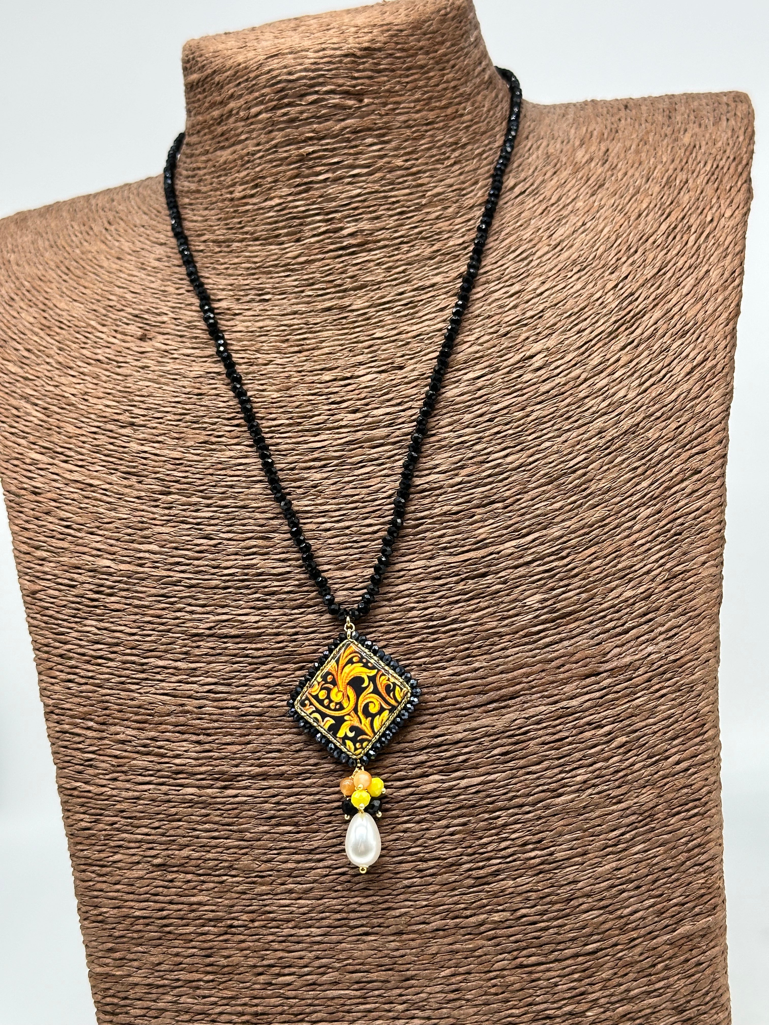 Collana Piastrella Ceramica Caltagirone Decoro Barocco catena perline nere V.2 - COLLANA