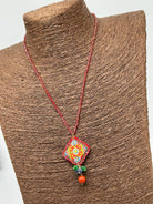Collana Piastrella Ceramica Caltagirone Decoro Barocco, catena perline rosse V.3 DD CERAMICHE SICILIANE
