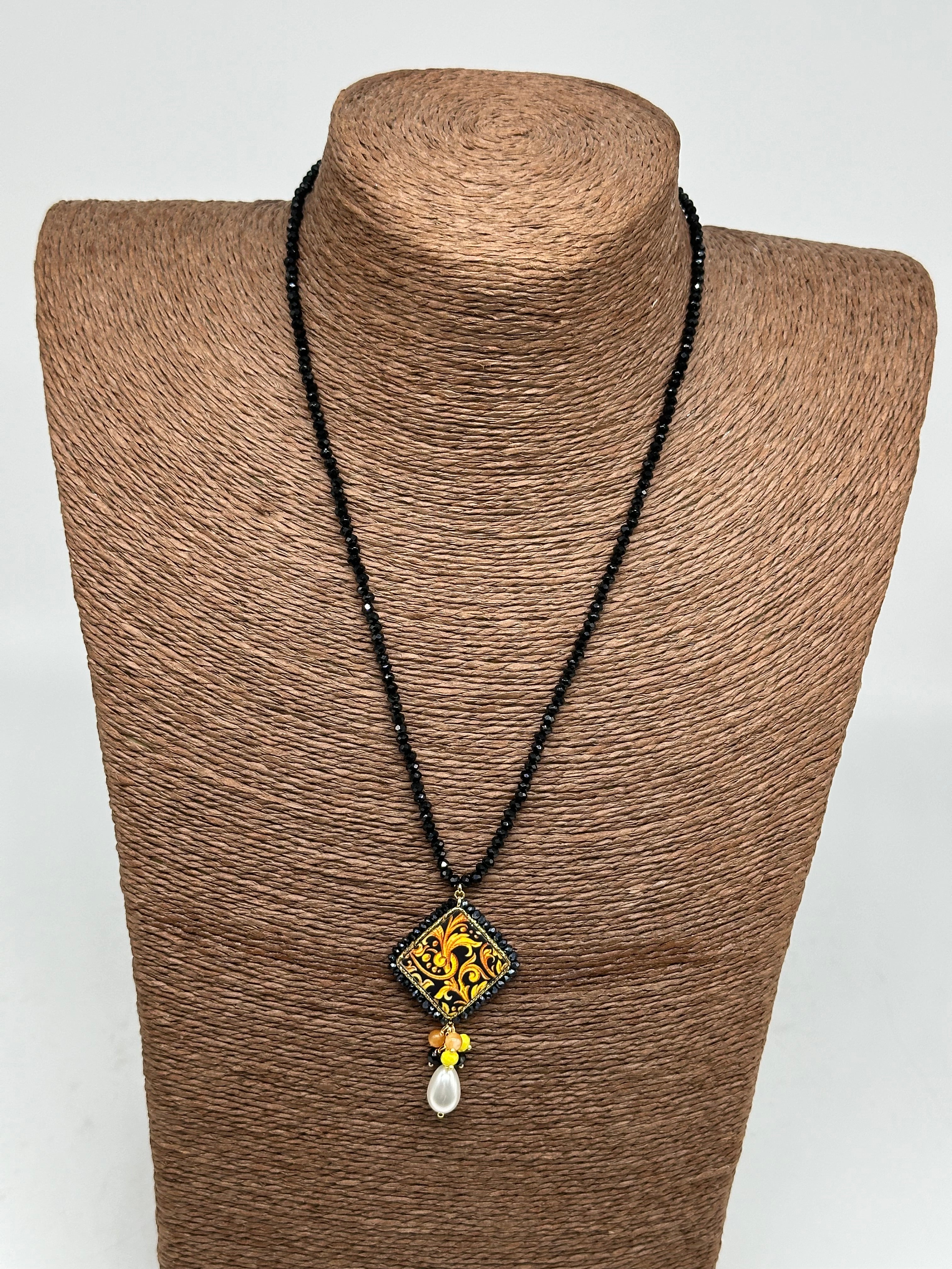 Collana Piastrella Ceramica Caltagirone Decoro Barocco catena perline nere V.2 - COLLANA