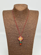 Collana Piastrella Ceramica Caltagirone Decoro Barocco, catena perline rosse V.3 DD CERAMICHE SICILIANE