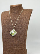 Collana Piastrella Ceramica Caltagirone Decoro Barocco Verde catena perline bianche - COLLANA