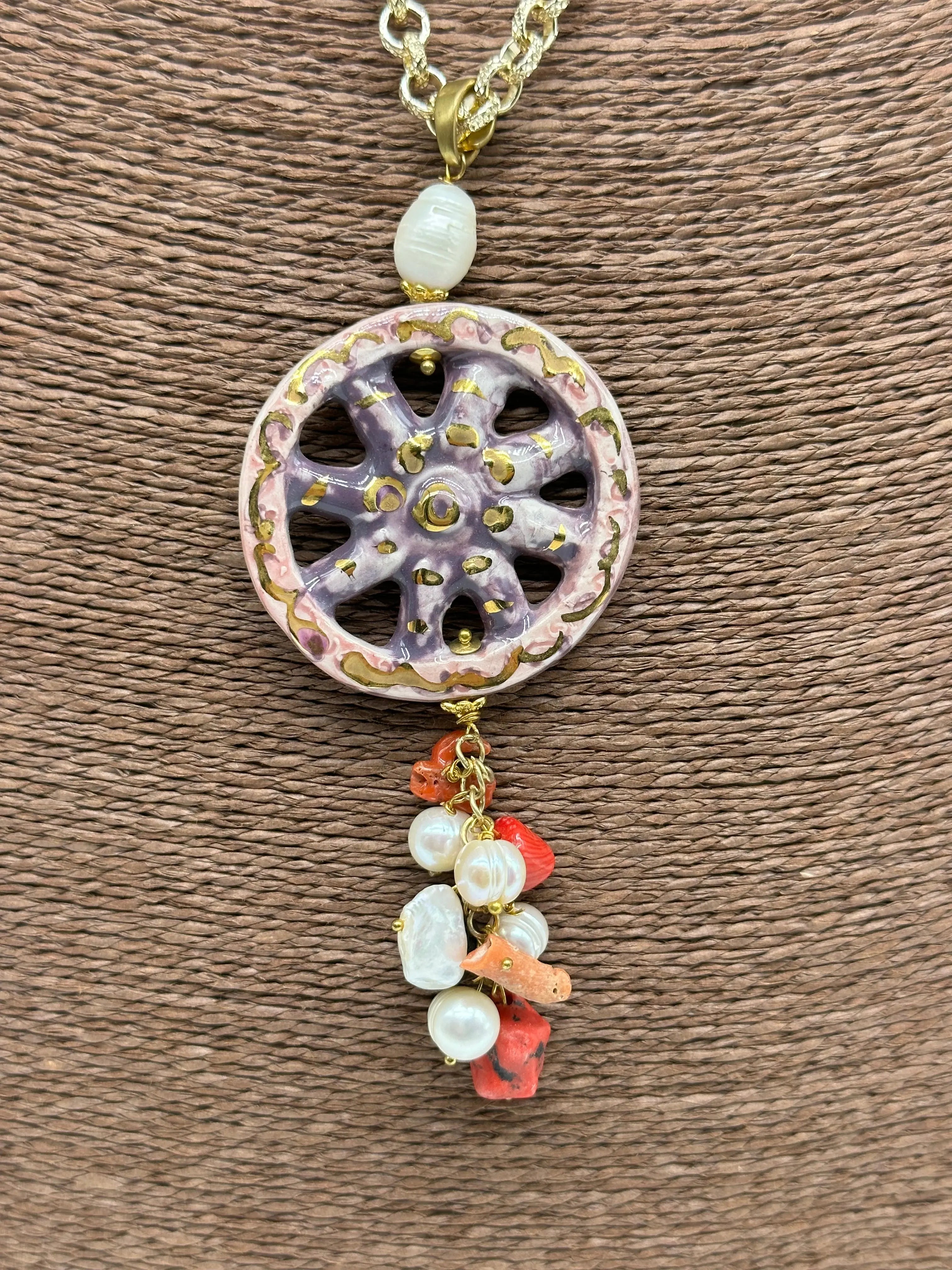 Collana Ruota Carretto decorata Rosa Ceramica di Caltagirone DD CERAMICHE SICILIANE