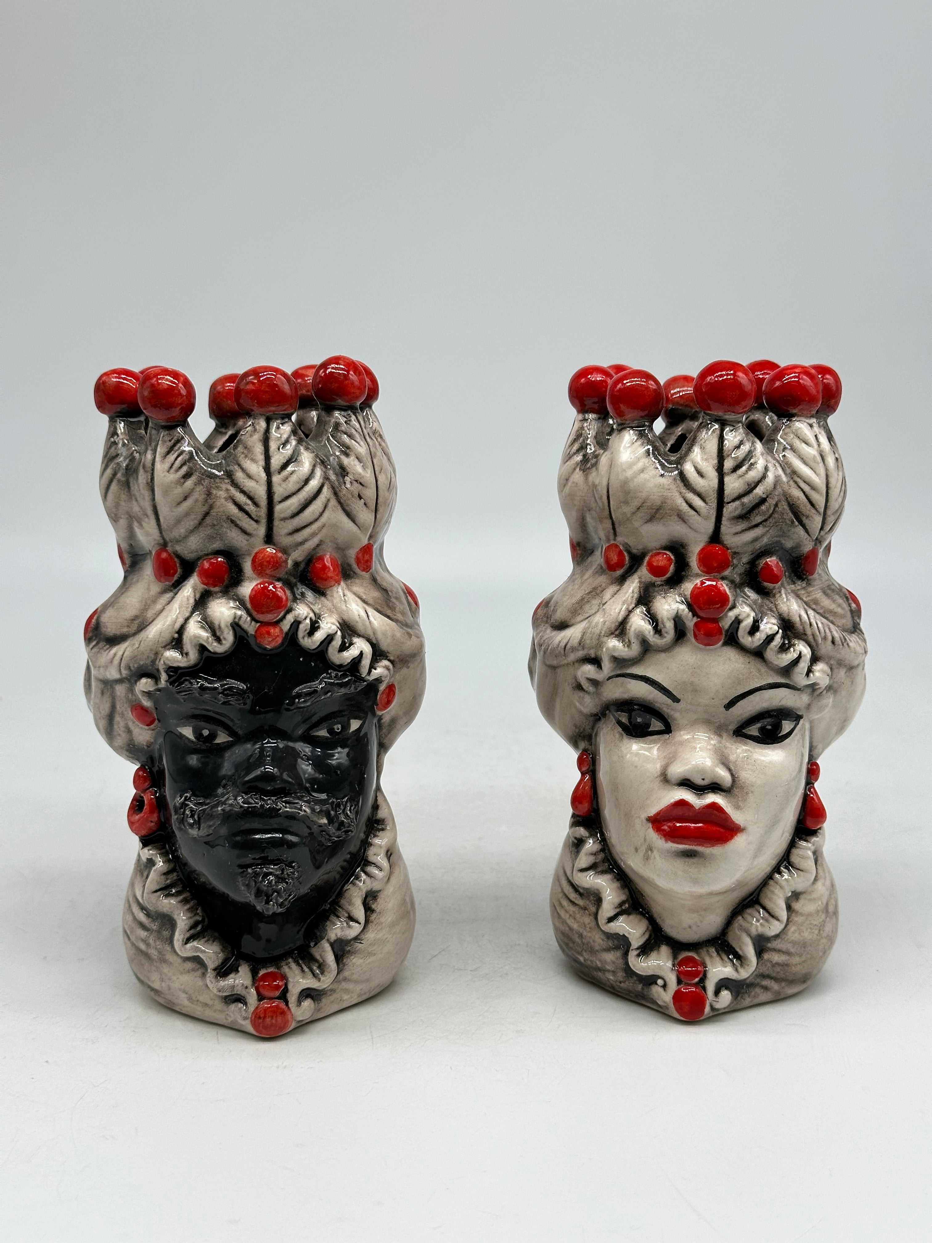 Coppia Teste di Moro Luis Ceramica Caltagirone cm H.17 L.9 Artigianale Beige Sfere Rosso - TESTE DI MORO