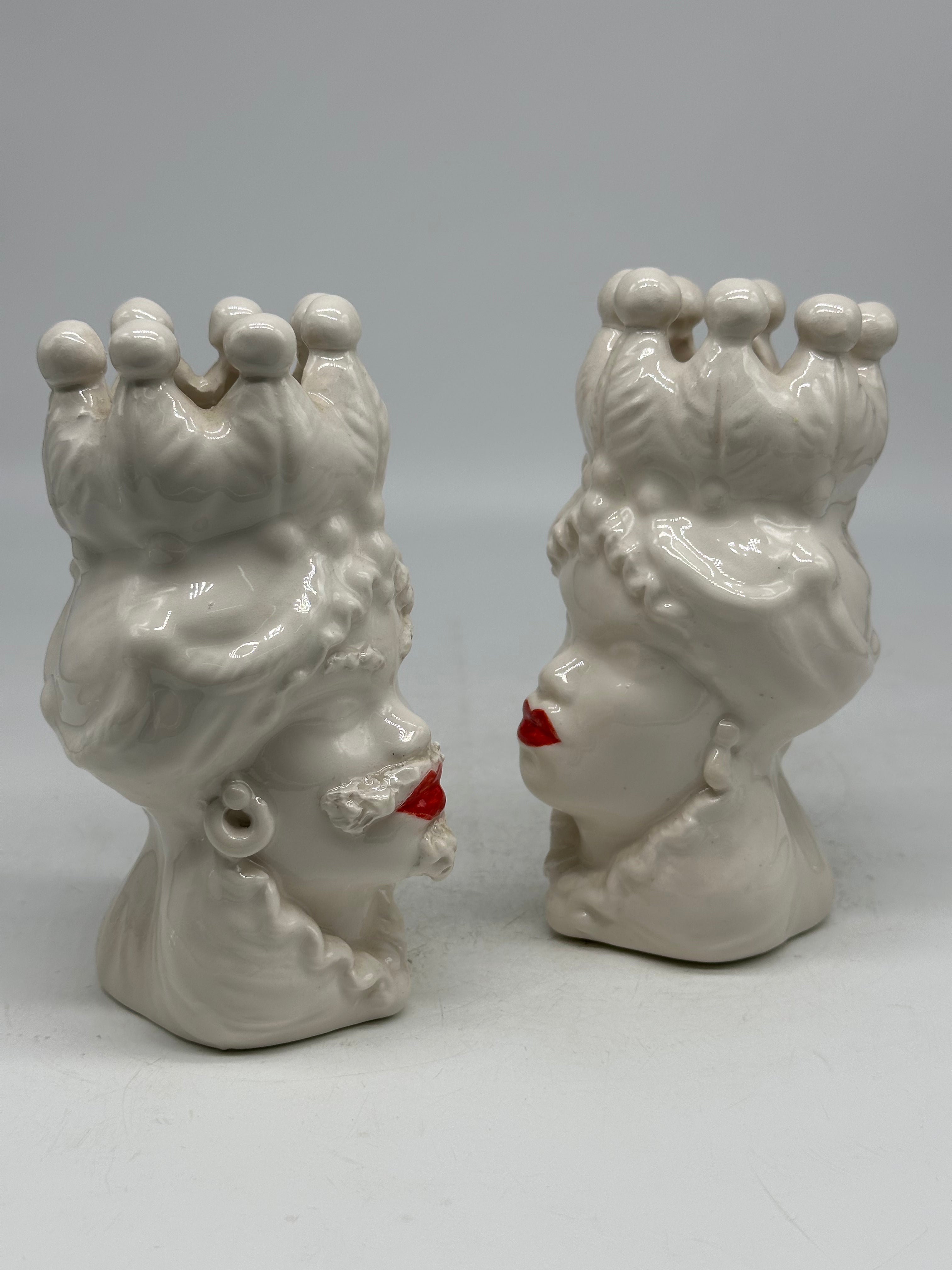 Coppia Teste di Moro Luis Ceramica Caltagirone cm H.17 L.9 Artigianale Bianco Rosso - TESTE DI MORO