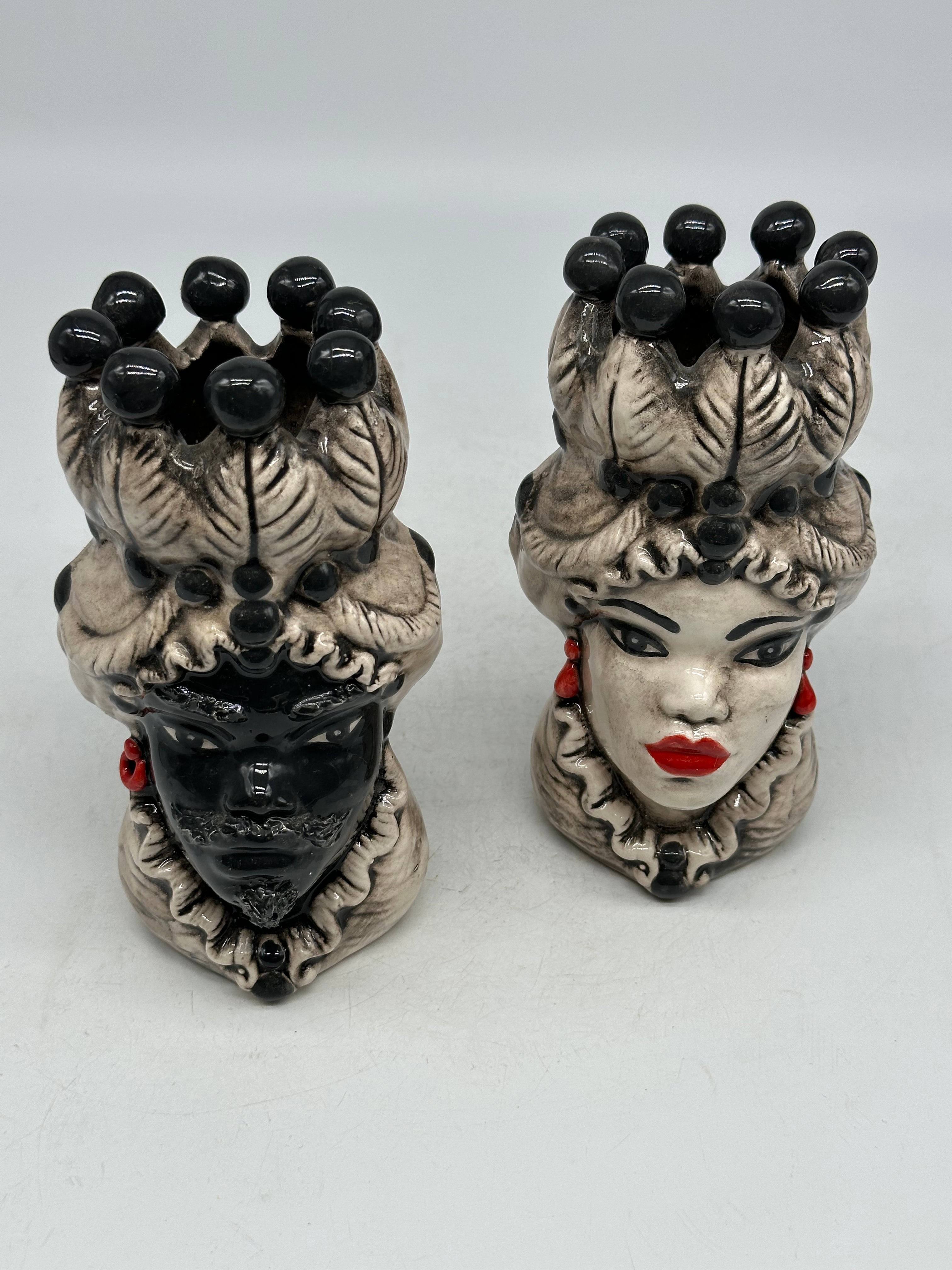 Coppia Teste di Moro Luis Ceramica Caltagirone cm H.17 L.9 Artigianale Beige Sfere Nero - TESTE DI MORO