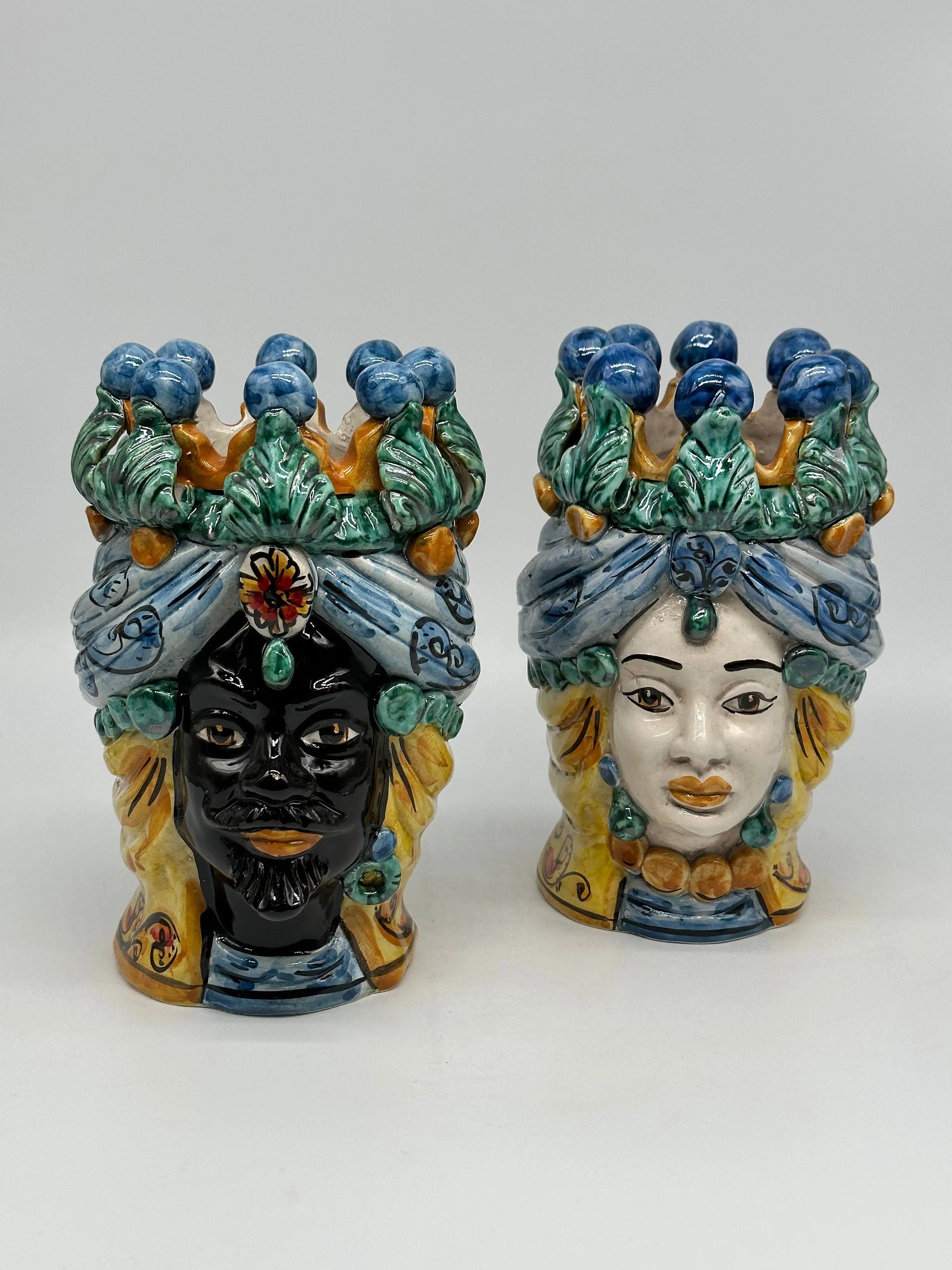 Coppia Teste di Moro Seicento Ceramica Caltagirone cm H.20 L.12 Artigianale VARI COLORI DD CERAMICHE SICILIANE