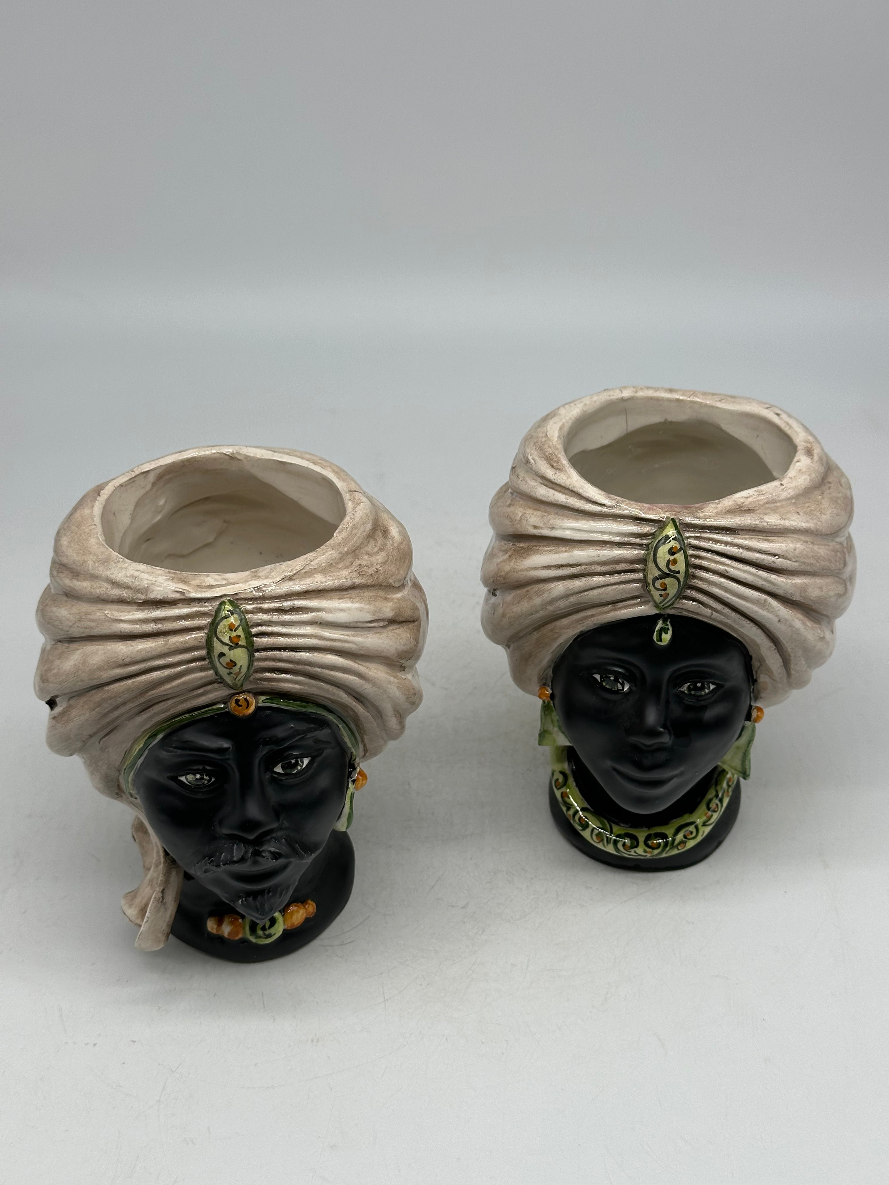 FINE SERIE - Coppia Teste di Moro Atena MINI Ceramica Caltagirone cm H.15 L.11 Artigianale Ecru Opaco Verde - TESTE