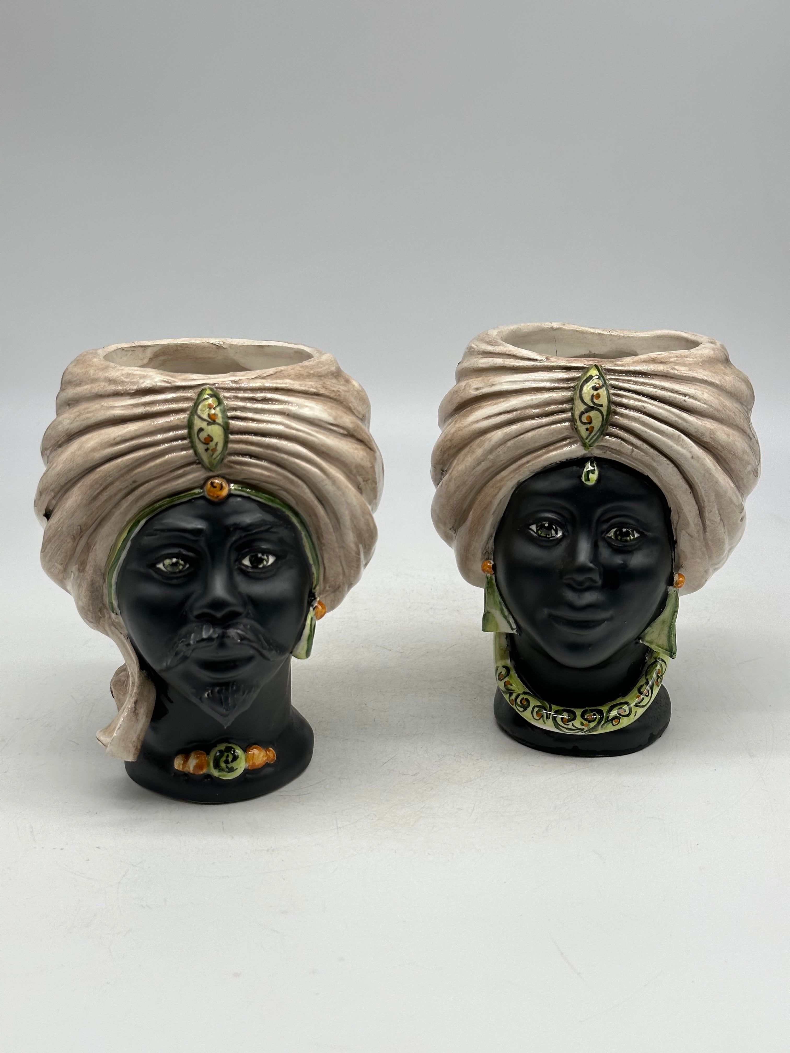 FINE SERIE - Coppia Teste di Moro Atena MINI Ceramica Caltagirone cm H.15 L.11 Artigianale Ecru Opaco Verde - TESTE