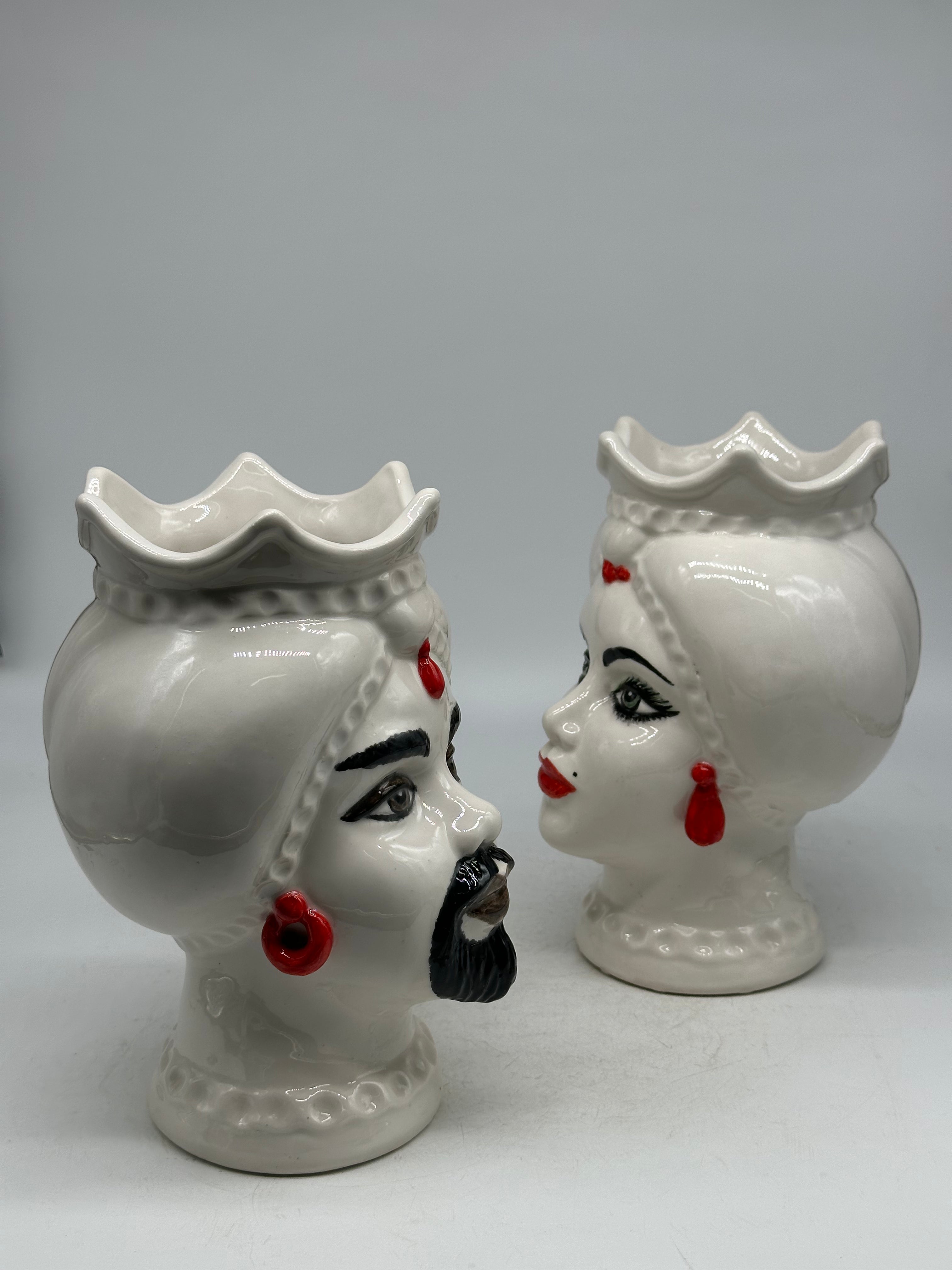 FINE SERIE - Coppia Teste di Moro Luis Ceramica Caltagirone cm H.22 L.15 Artigianale Bianco Rosso - TESTE DI MORO