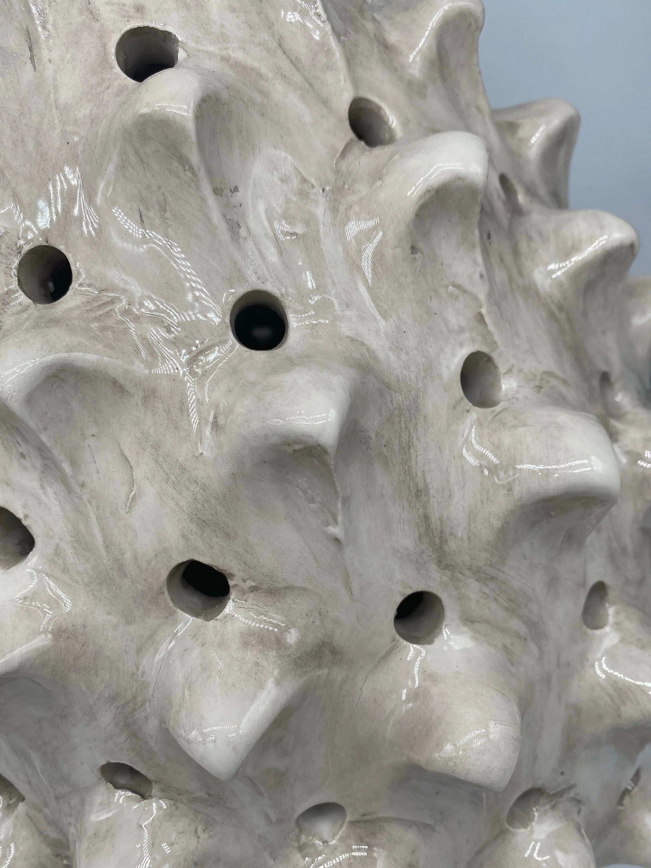 Lampada Pigna traforata Ceramica Caltagirone cm H.47 L.30 Artigianale Ghiaccio DD CERAMICHE SICILIANE