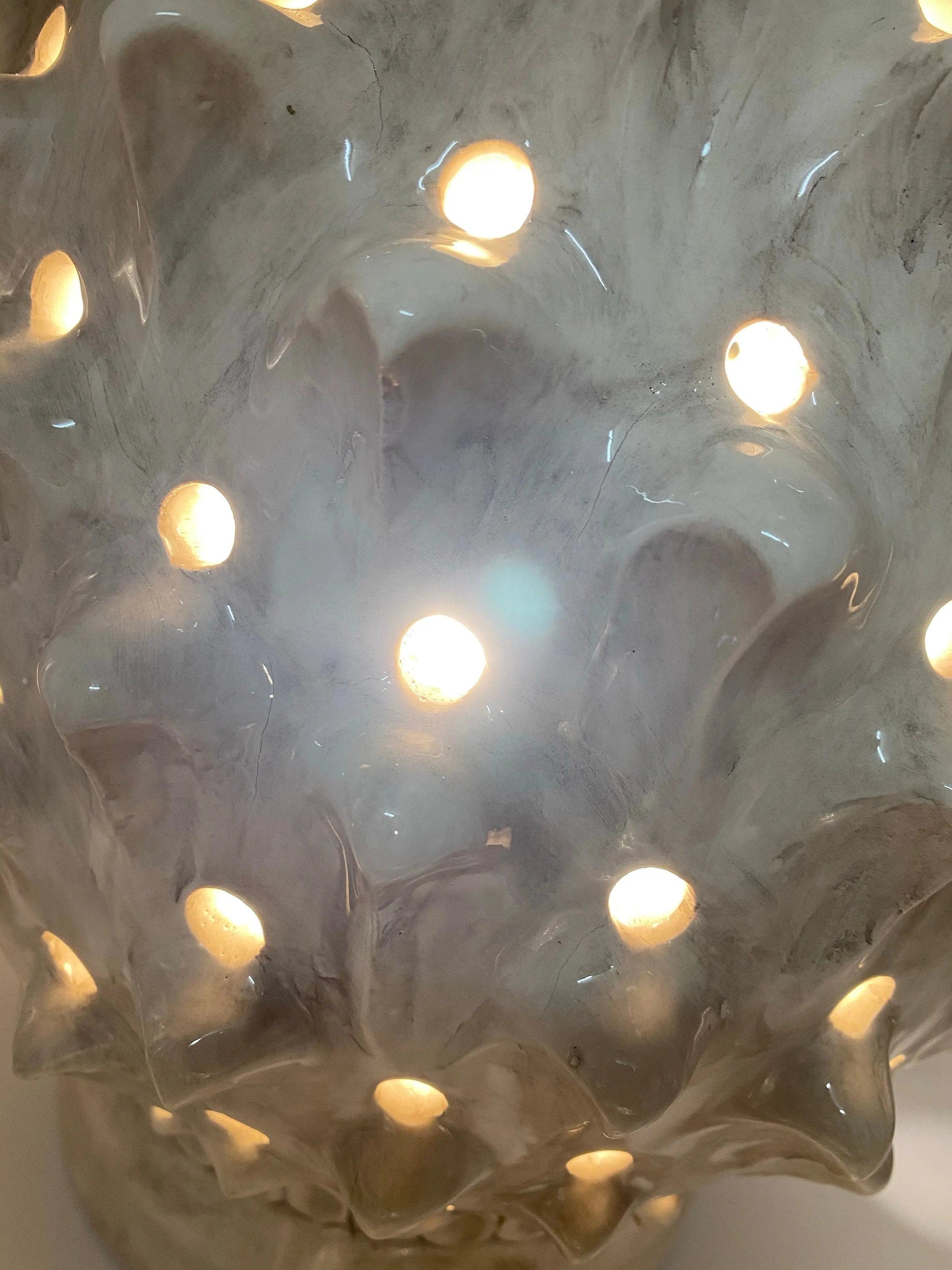 Lampada Pigna traforata Ceramica Caltagirone cm H.47 L.30 Artigianale Ghiaccio DD CERAMICHE SICILIANE