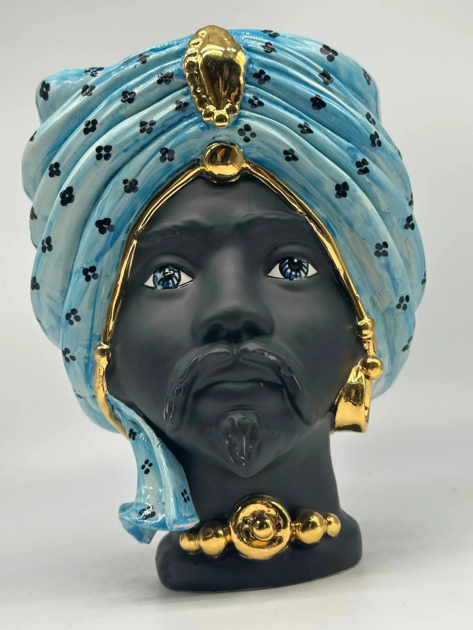 FINE SERIE - Testa di Moro Atena Ceramica Caltagirone cm H.24 L.18 Artigianale Celeste Pois Nero Oro - Uomo - TESTA