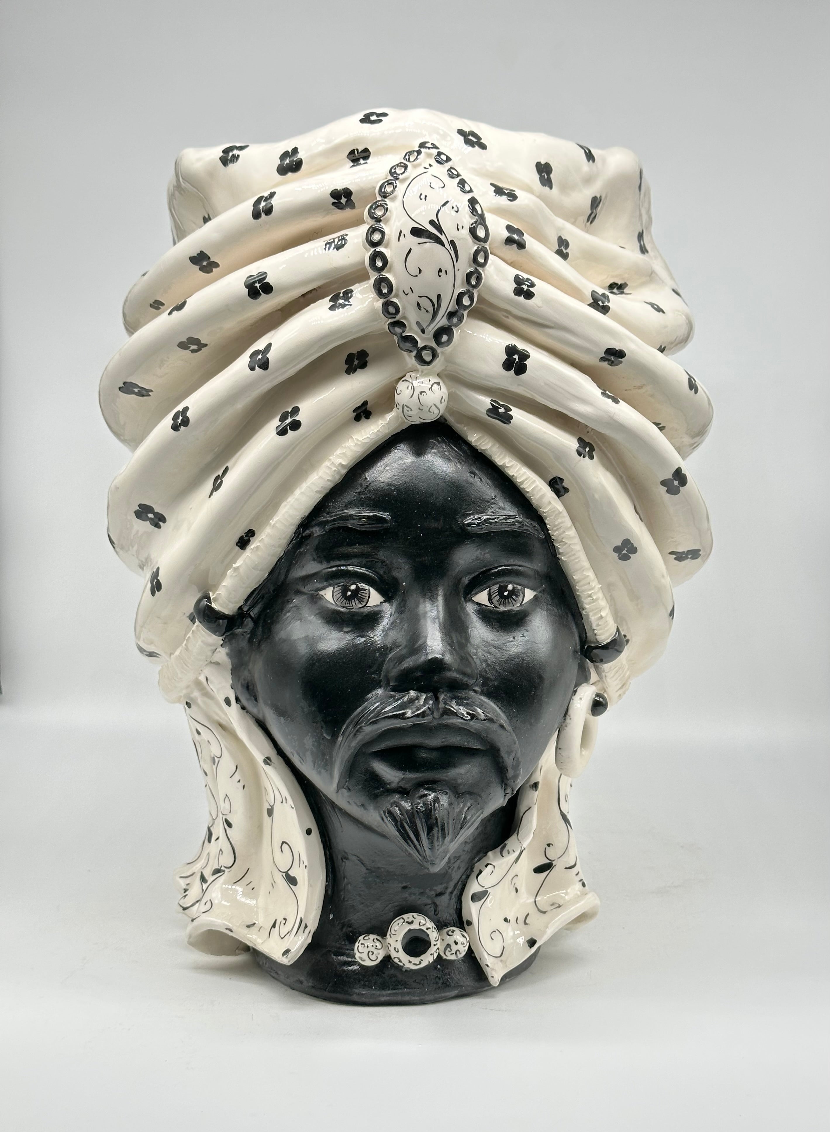 FINE SERIE - Teste di Moro Atena V.1 Ceramica Caltagirone cm H.40 L.28 Artigianale Bianco Pois Nero Opaco - Uomo