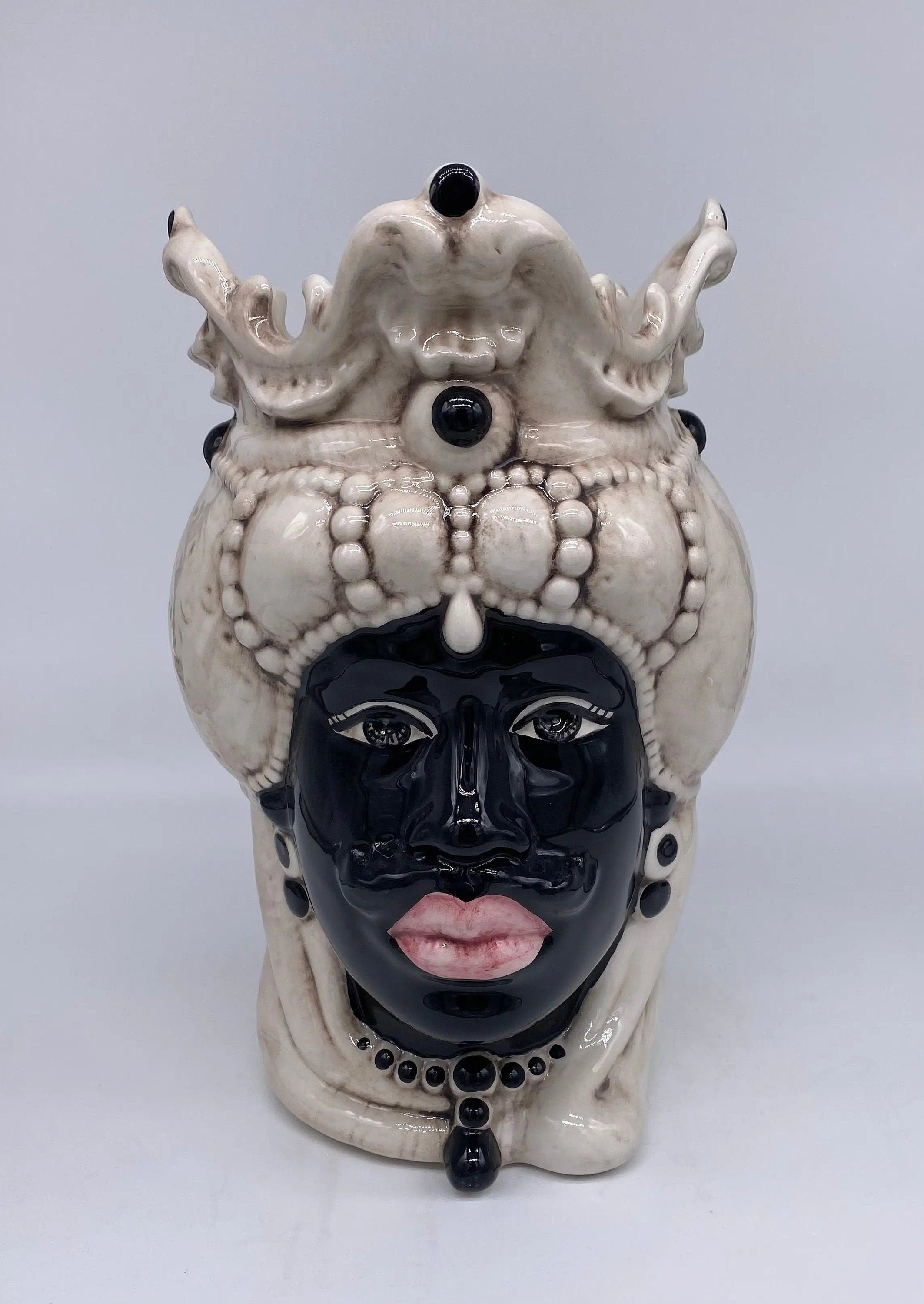 Teste di Moro Emiro Ceramica Caltagirone cm H.30 L.18 Artigianale Écru Sfere Nero DD CERAMICHE SICILIANE