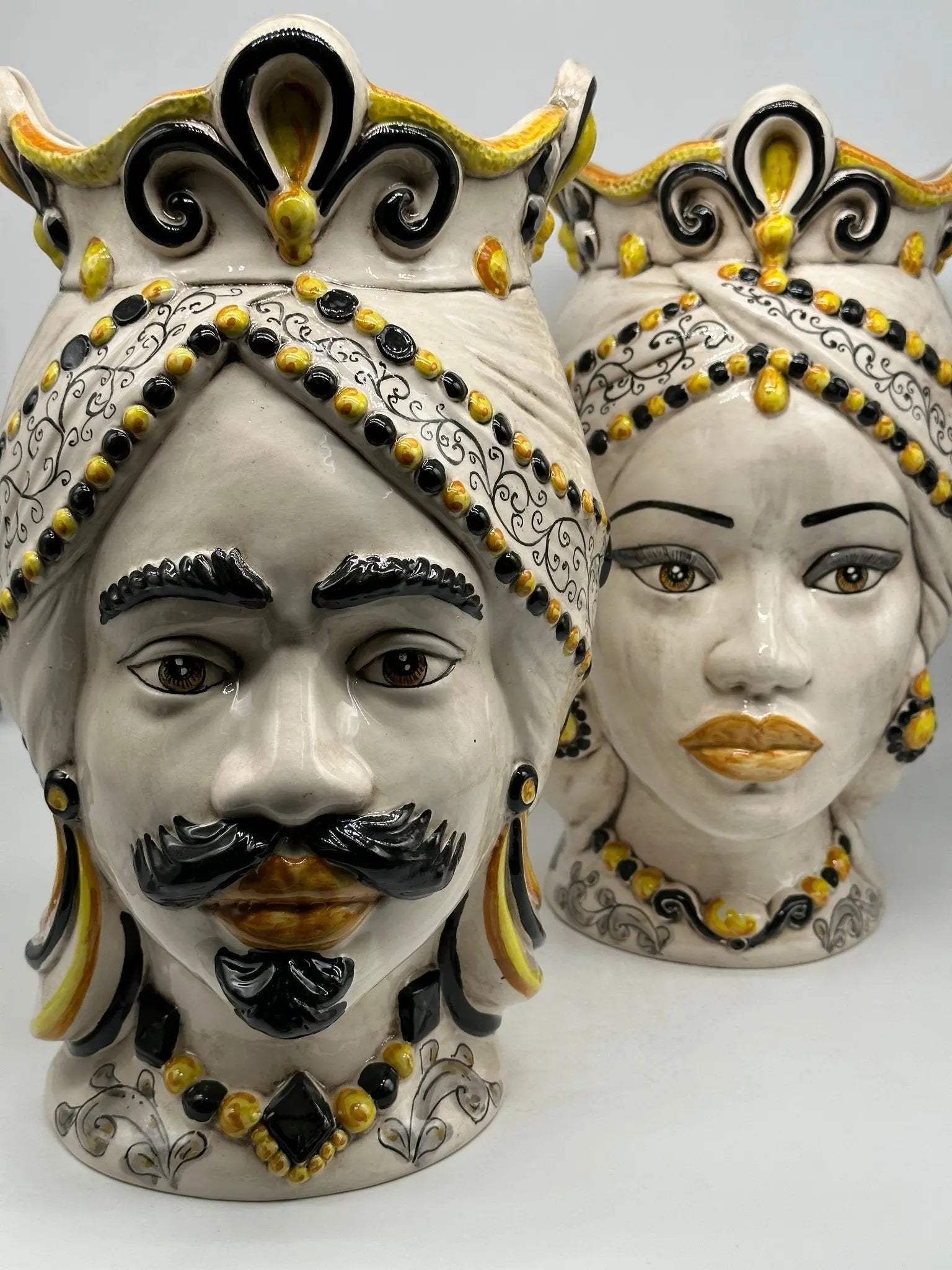 FINE SERIE - Teste di Moro Saturno Ceramica Caltagirone cm H.37 L.22 Artigianale Barocco Ocra Nero - TESTA DI MORO