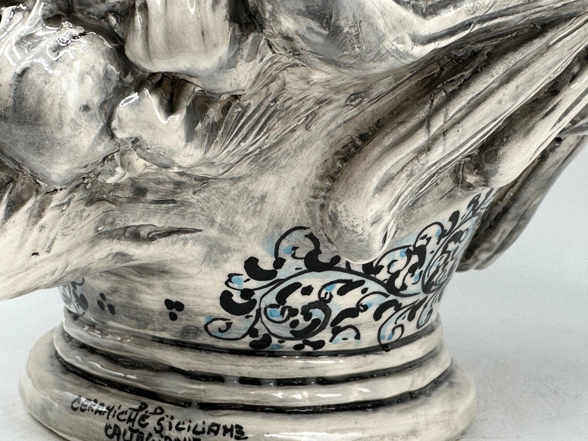 Gufo Portafortuna Ceramica Caltagirone cm H.46 L.30 Artigianale Decorato - DD CERAMICHE SICILIANE