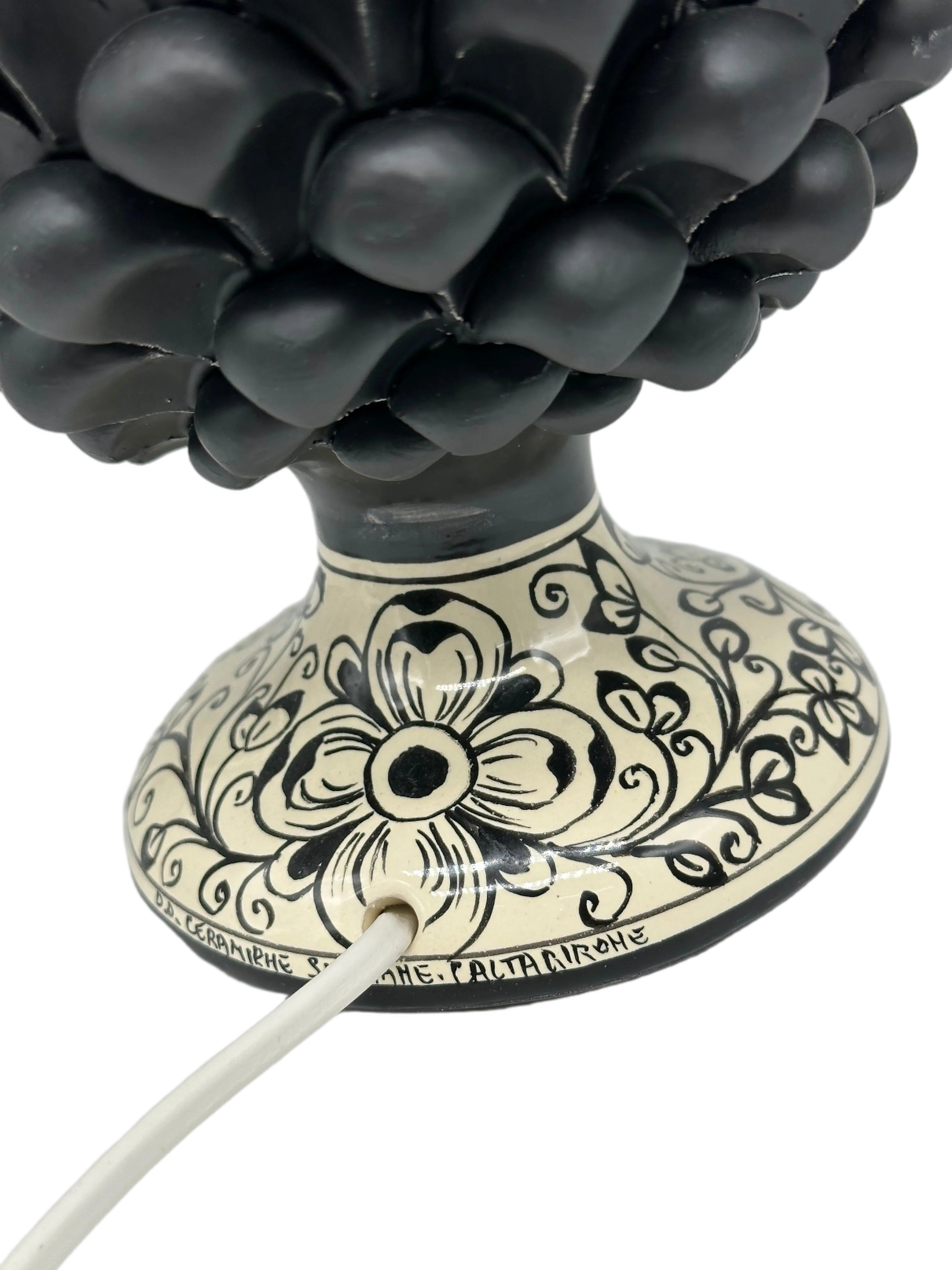 Lampada Pigna Ceramica Caltagirone cm H.25 Artigianale Nero Opaco Base Decorata DD CERAMICHE SICILIANE