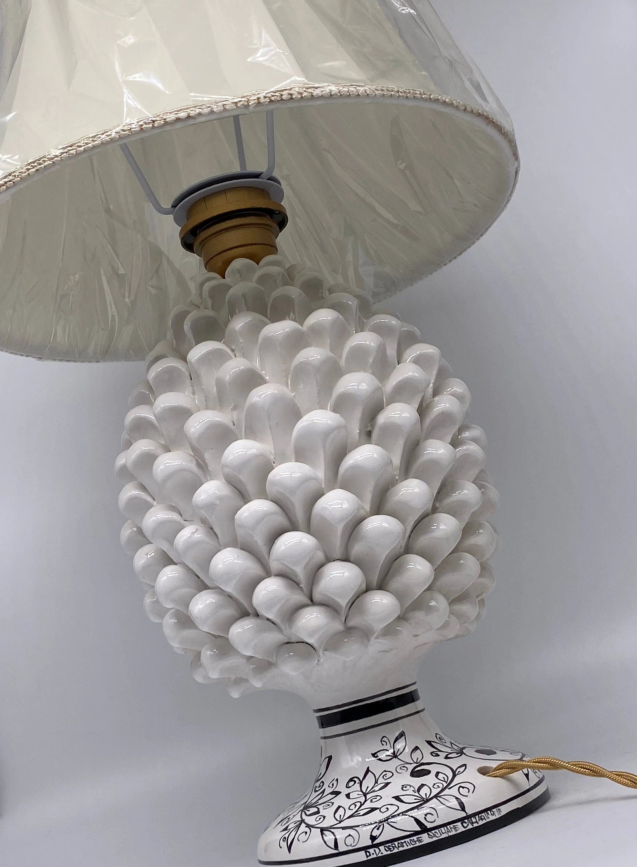 Lampada Pigna Ceramica Caltagirone cm H.30 Artigianale Bianco Base Decorata DD CERAMICHE SICILIANE