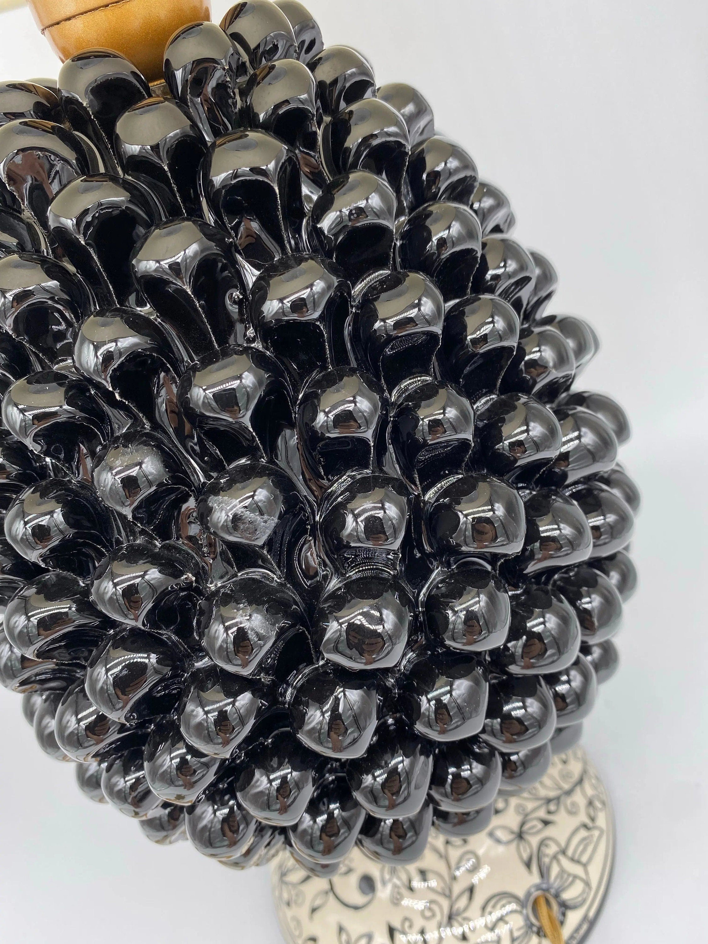 Lampada Pigna Ceramica Caltagirone cm H.30 Artigianale Nero Base Decorata DD CERAMICHE SICILIANE